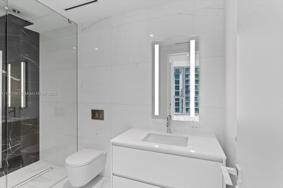 ASTON MARTIN RESIDENCES - Residential Lease