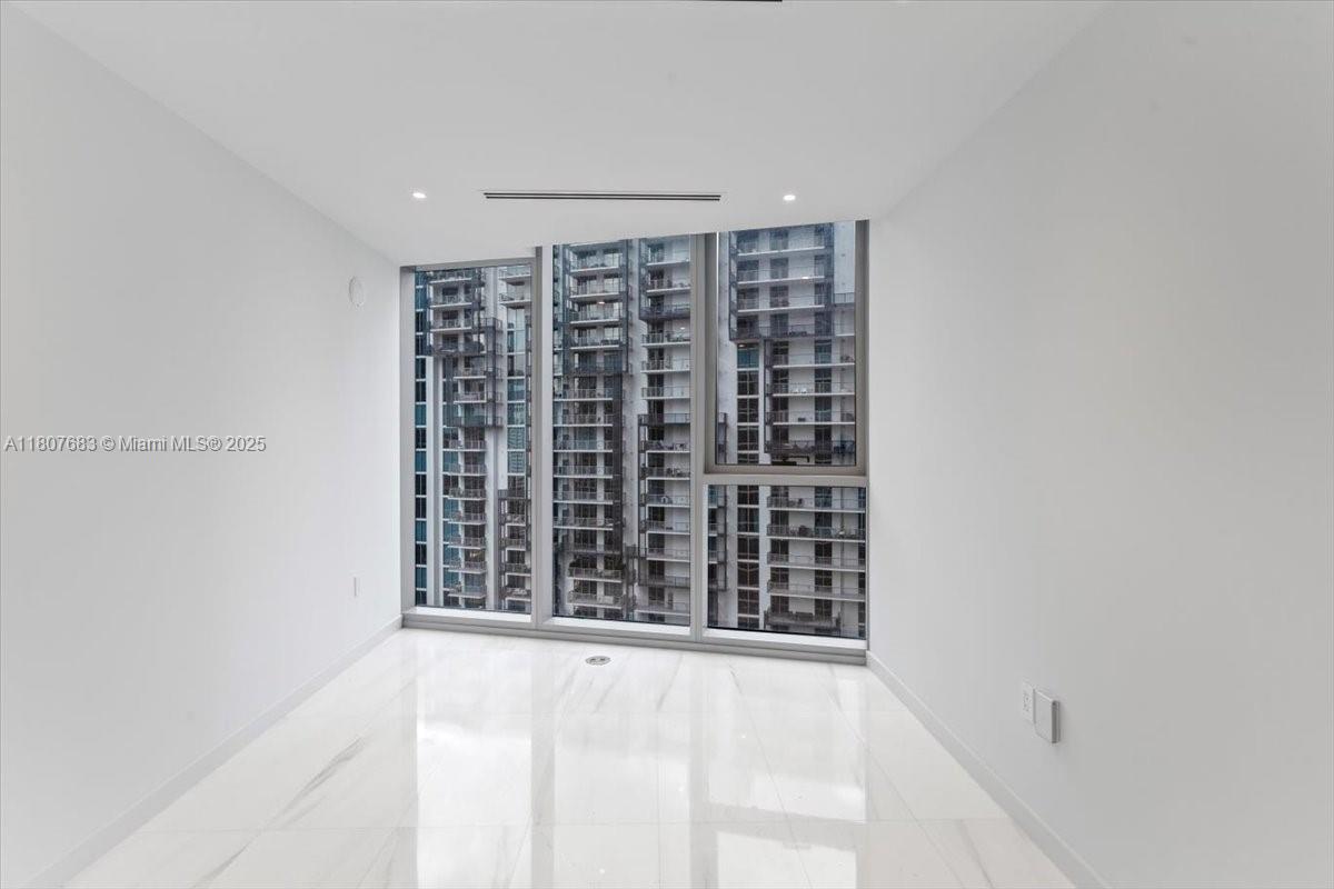 ASTON MARTIN RESIDENCES - Residential Lease