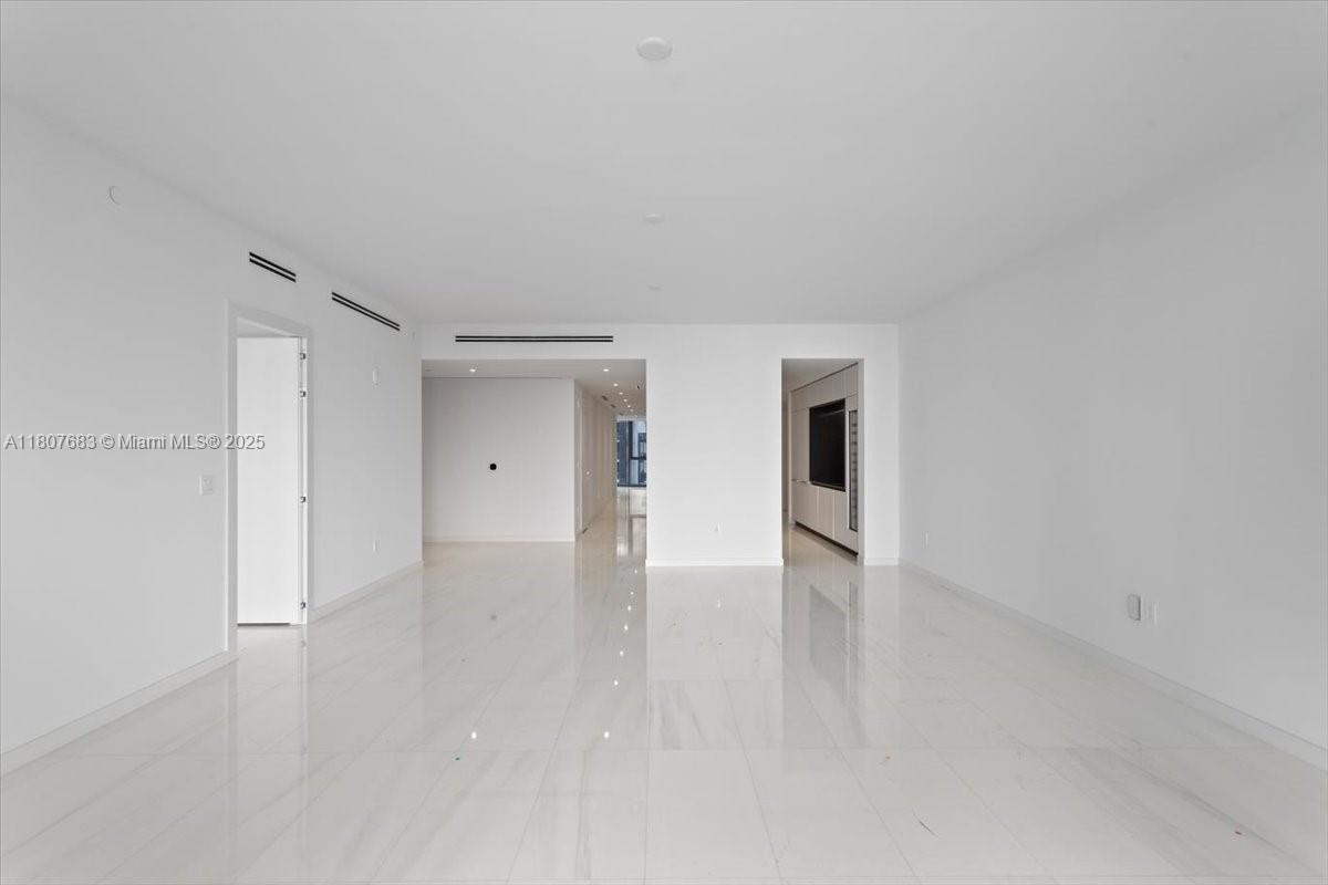 ASTON MARTIN RESIDENCES - Residential Lease