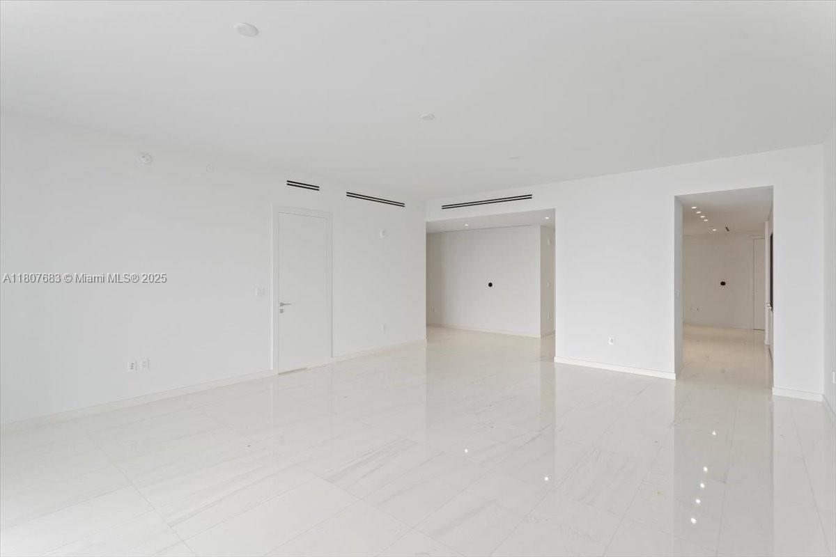 ASTON MARTIN RESIDENCES - Residential Lease