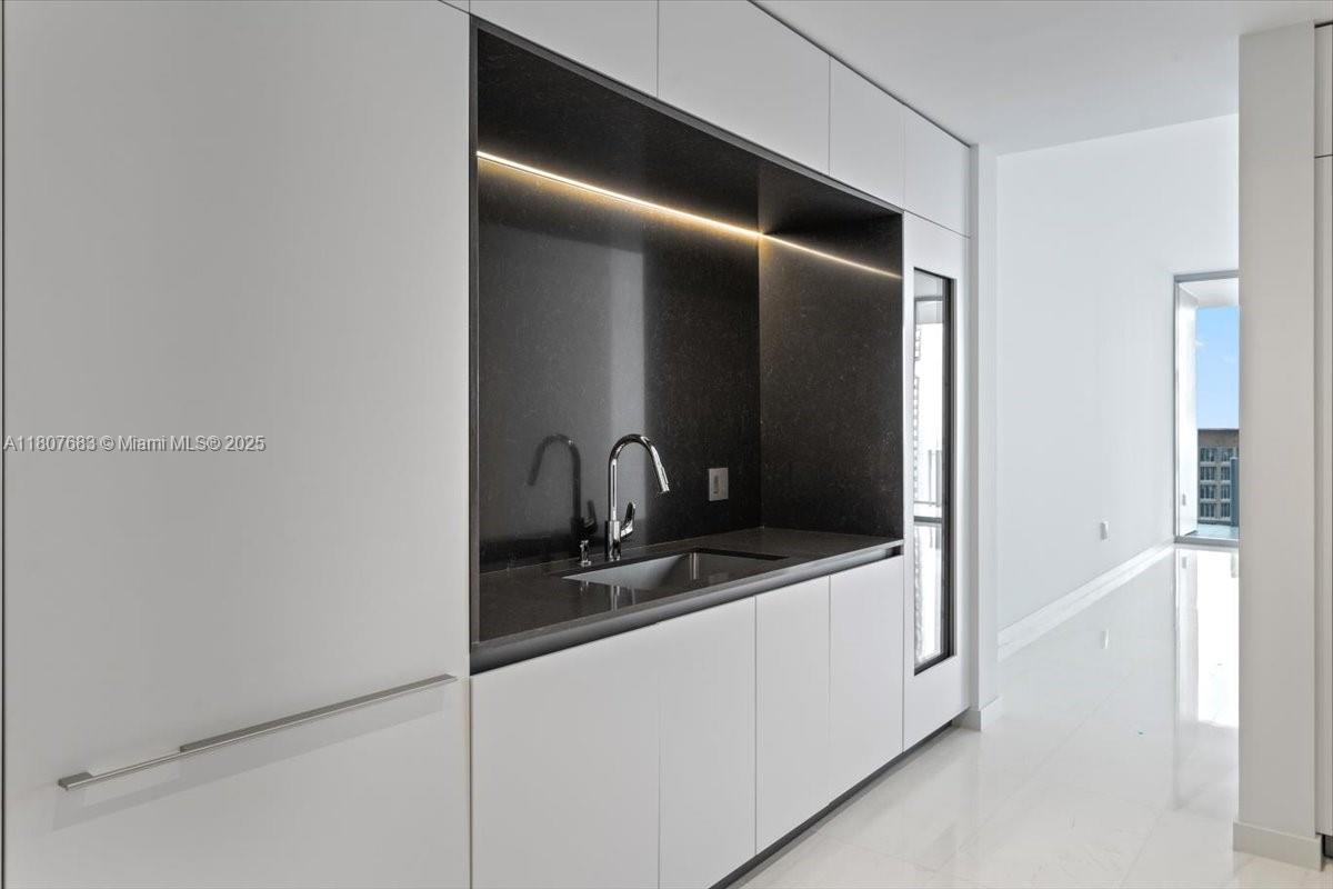 ASTON MARTIN RESIDENCES - Residential Lease