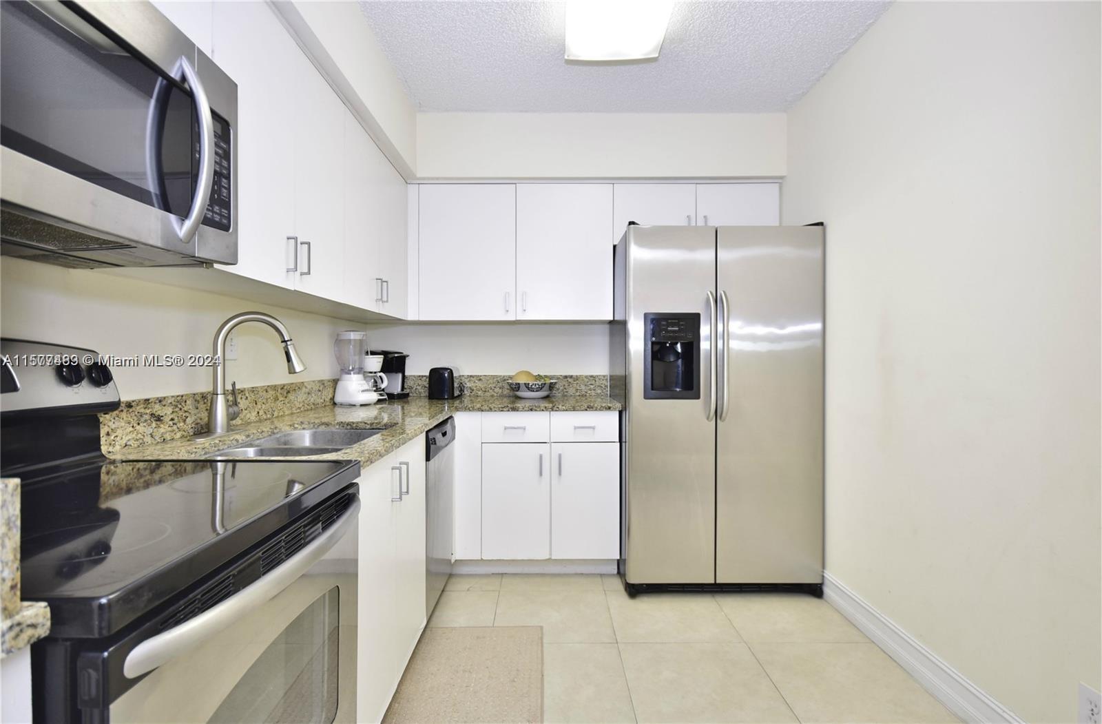 PARC CENTRAL AVENTURA EAS - Residential Lease