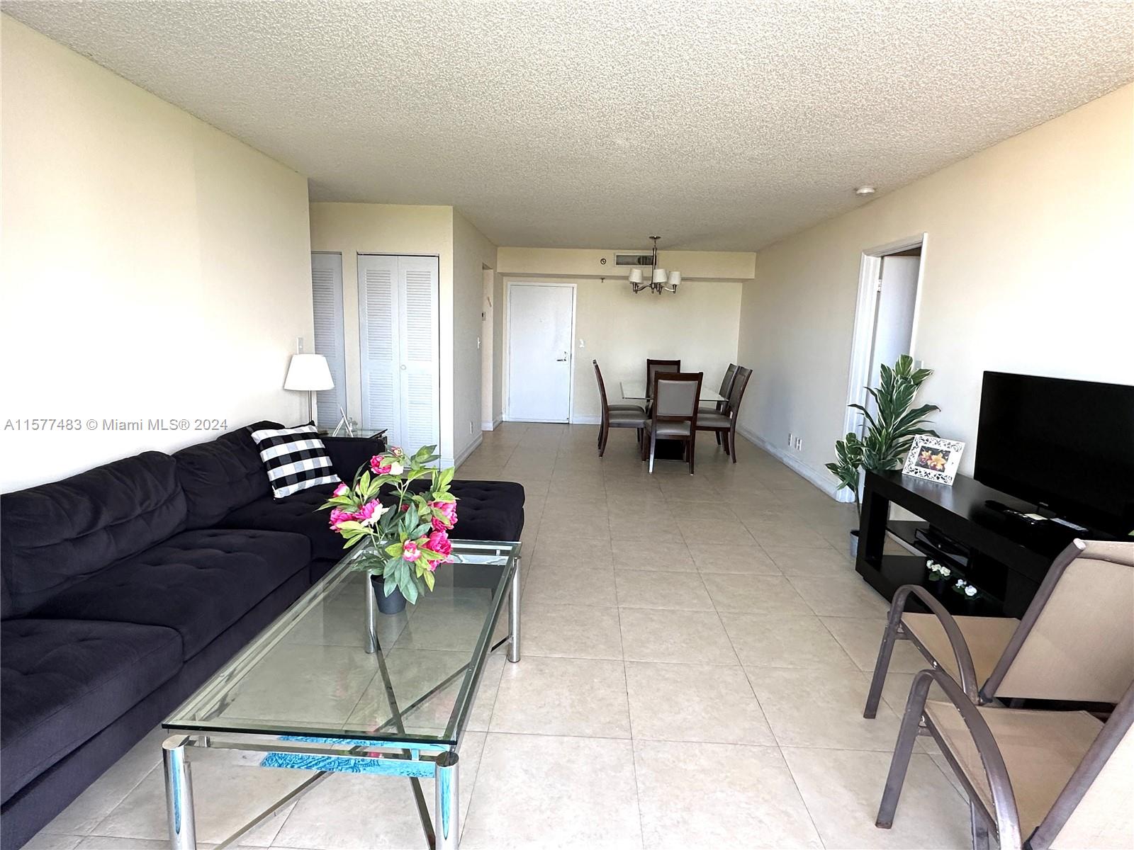 PARC CENTRAL AVENTURA EAS - Residential Lease