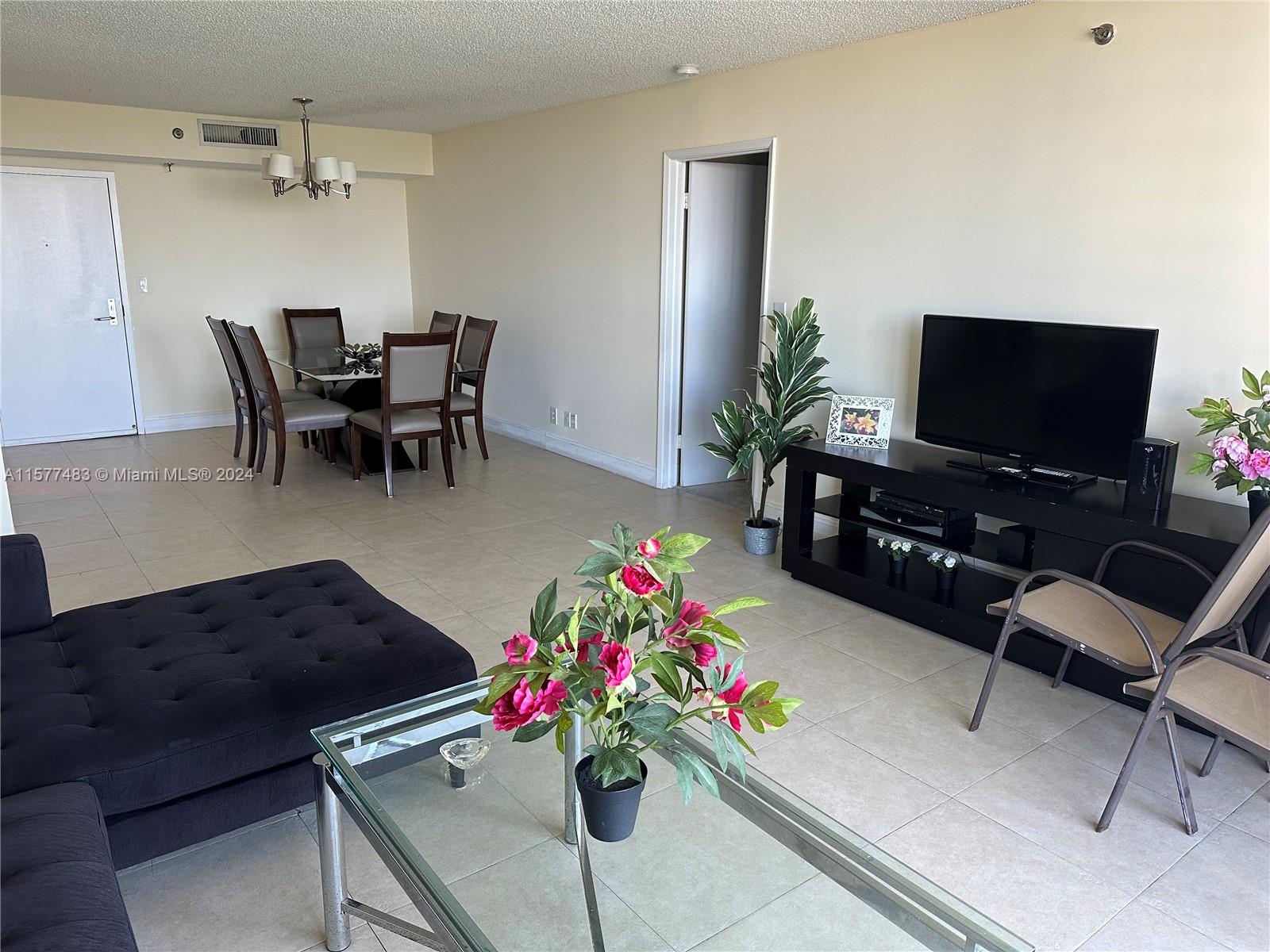 PARC CENTRAL AVENTURA EAS - Residential Lease