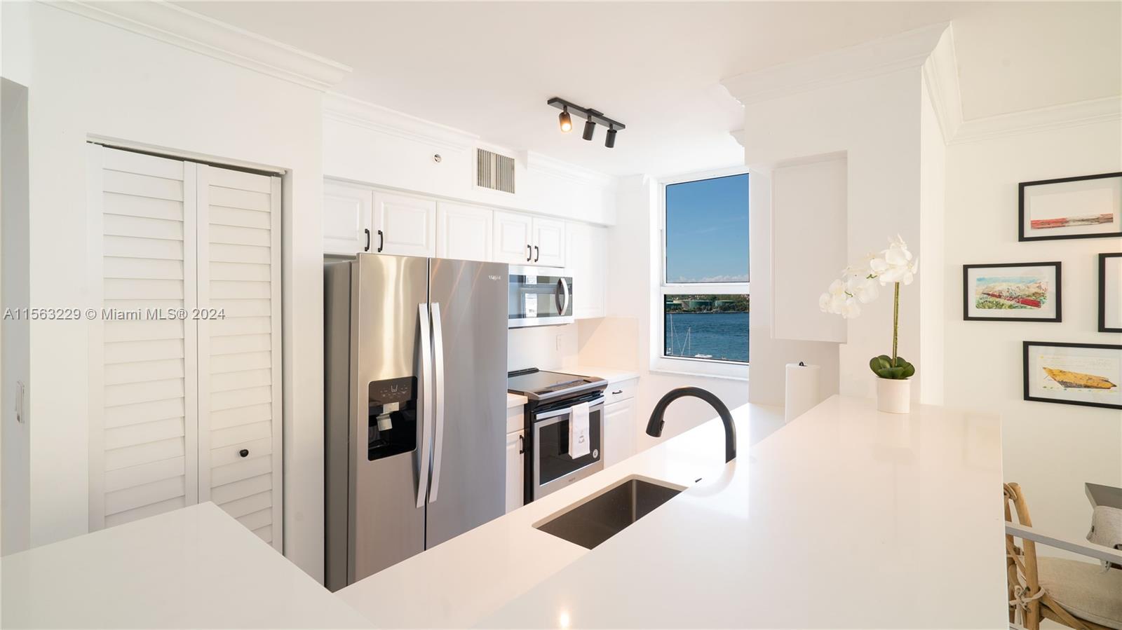YACHT CLUB AT PORTOFINO C - Residential