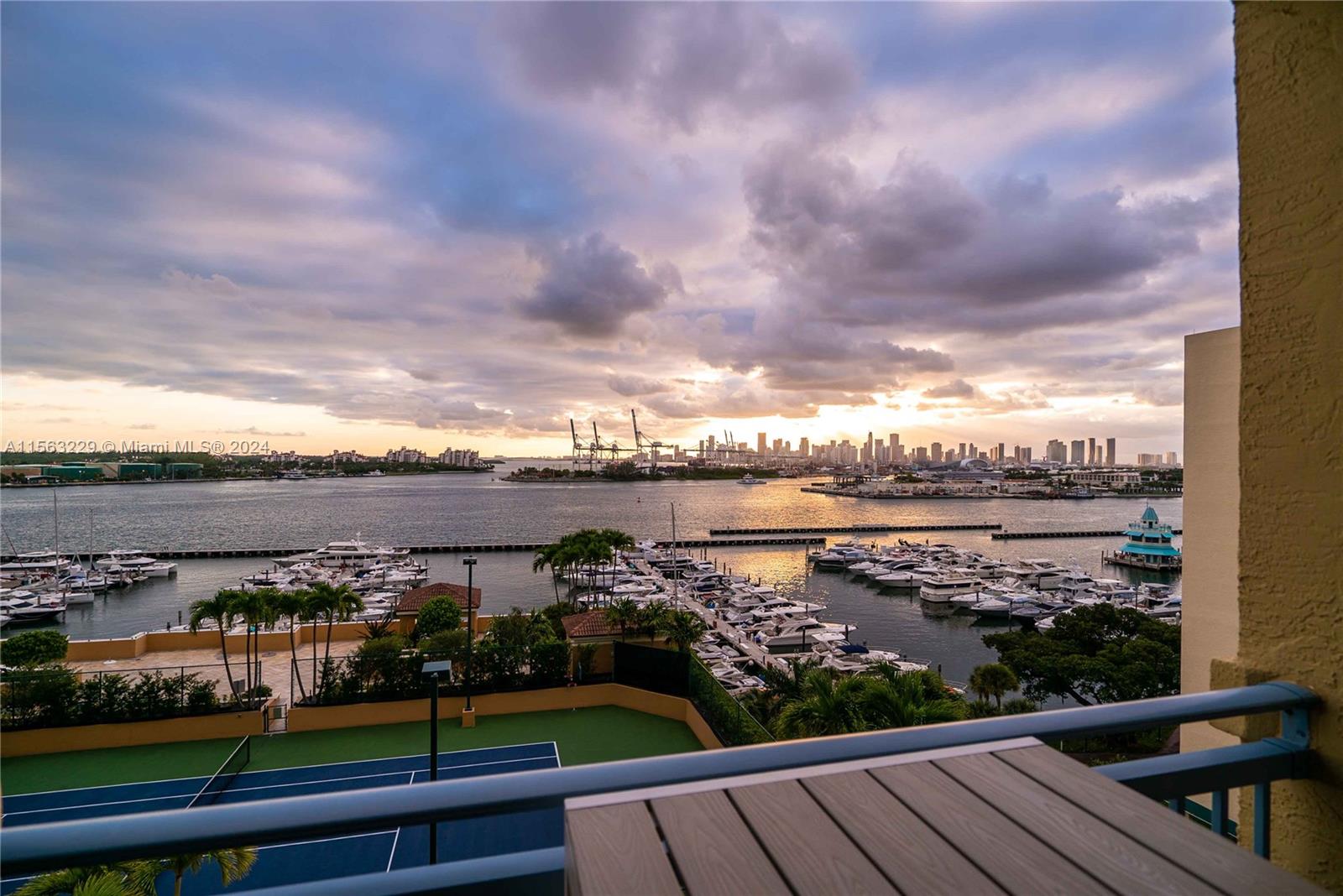 YACHT CLUB AT PORTOFINO C - Residential