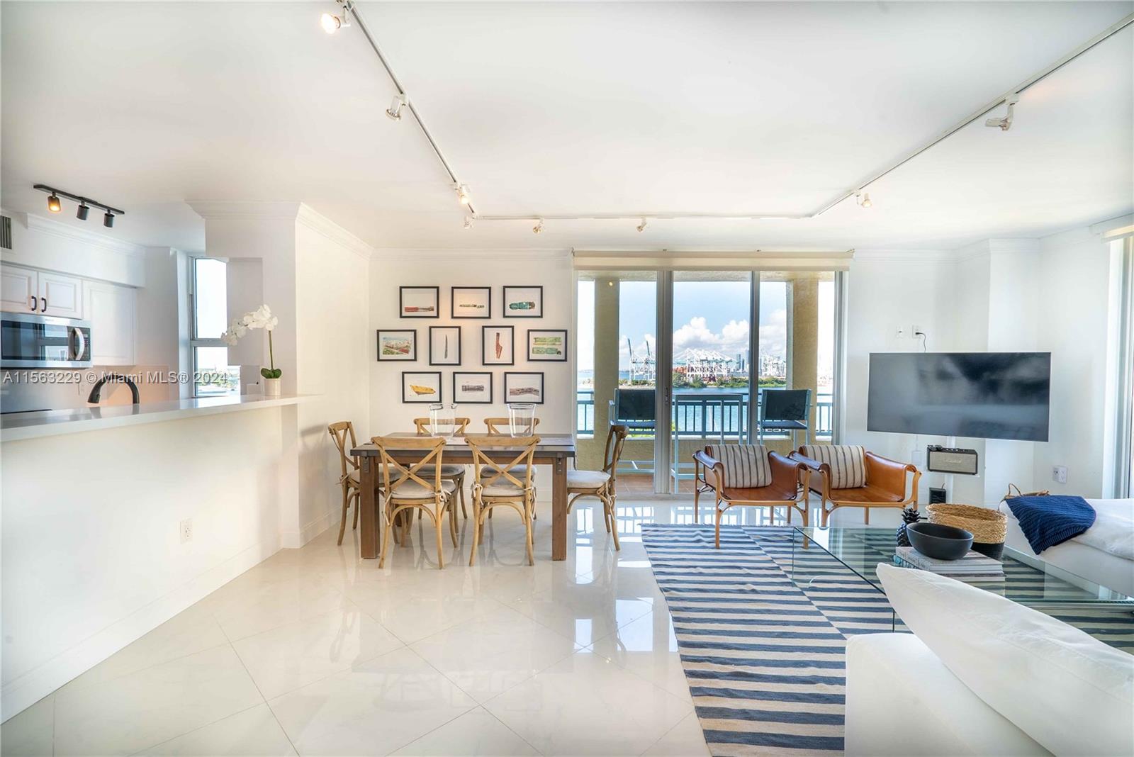 YACHT CLUB AT PORTOFINO C - Residential