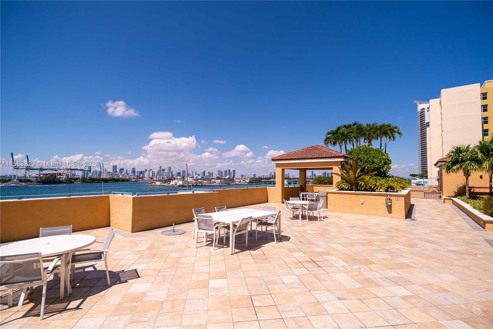 YACHT CLUB AT PORTOFINO C - Residential