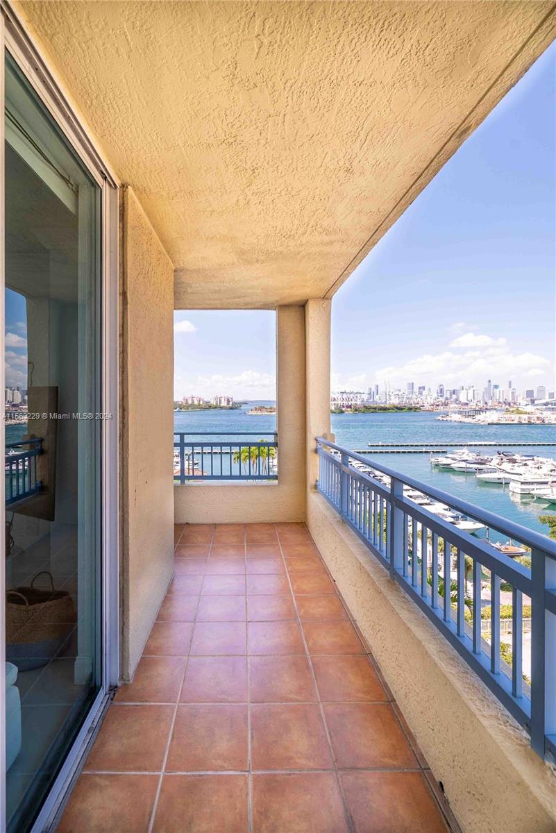 YACHT CLUB AT PORTOFINO C - Residential
