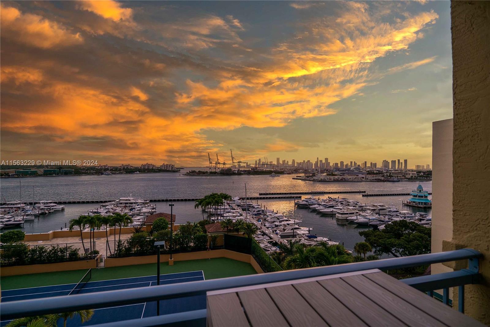YACHT CLUB AT PORTOFINO C - Residential