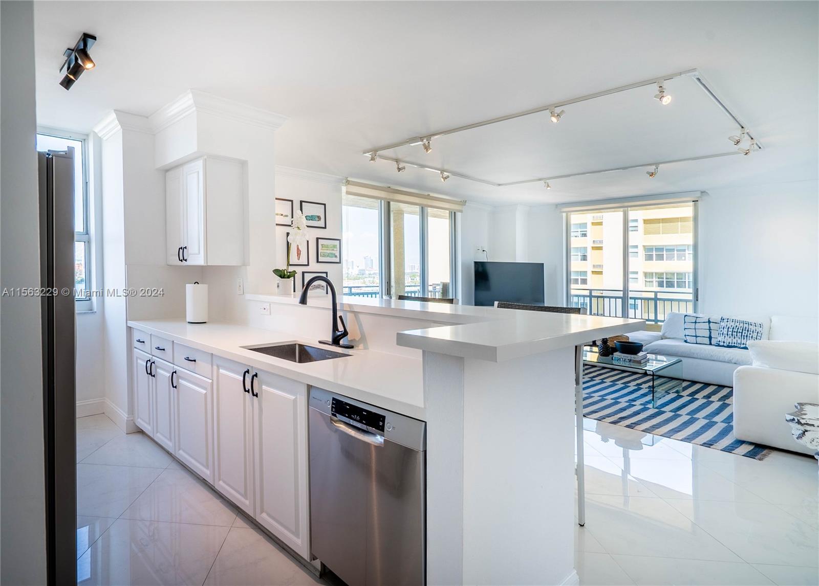 YACHT CLUB AT PORTOFINO C - Residential