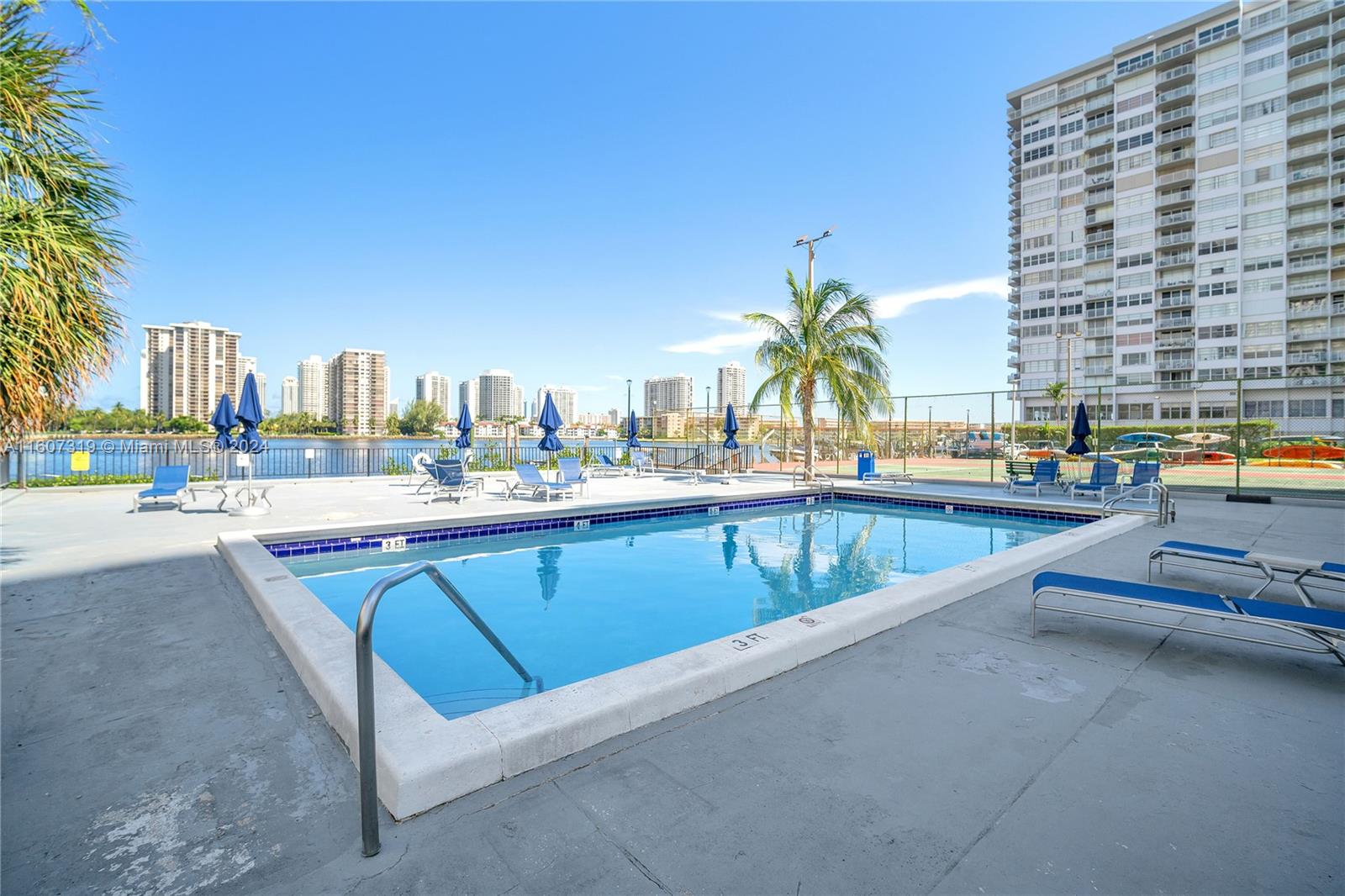 COMMODORE PLAZA CONDO - Residential