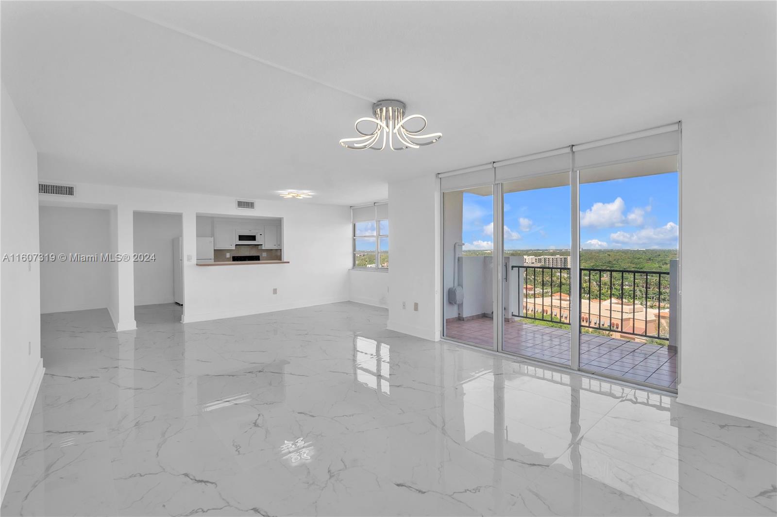 COMMODORE PLAZA CONDO - Residential