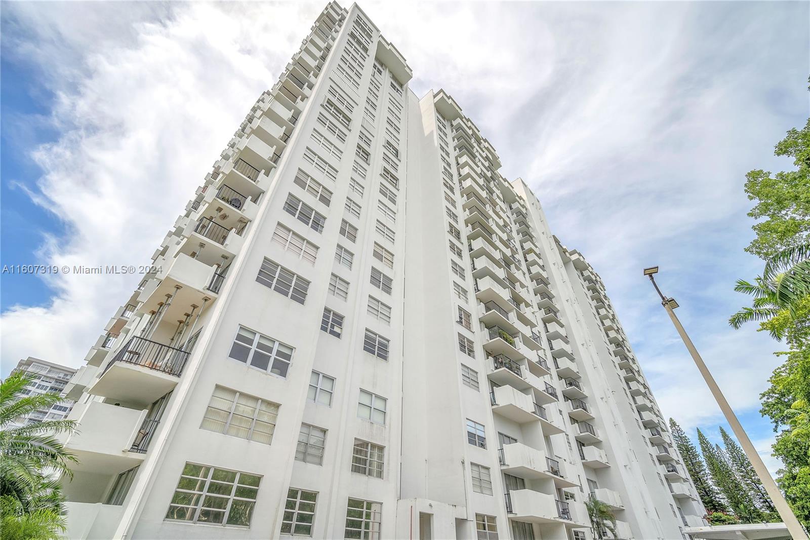 COMMODORE PLAZA CONDO - Residential