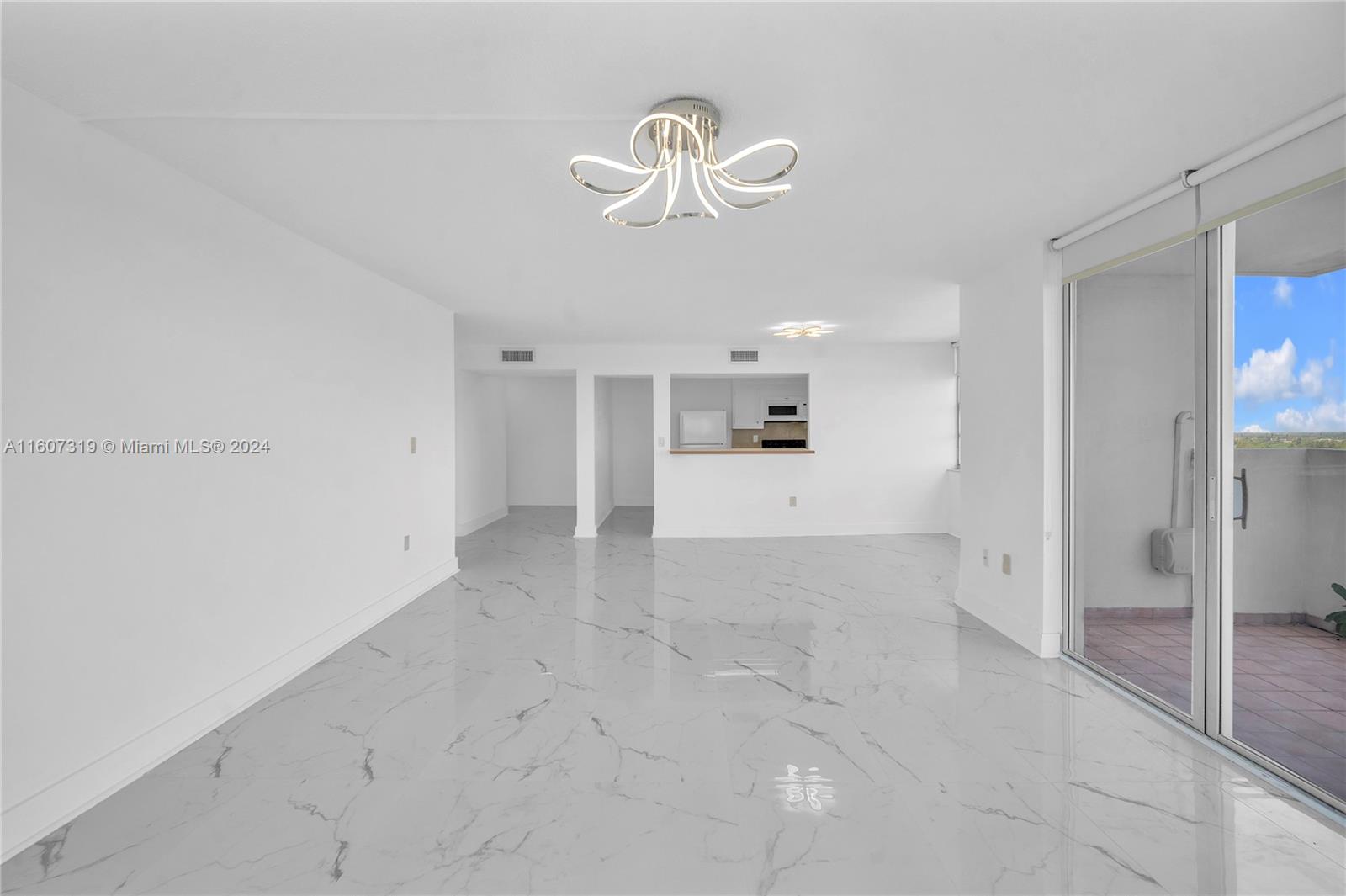COMMODORE PLAZA CONDO - Residential