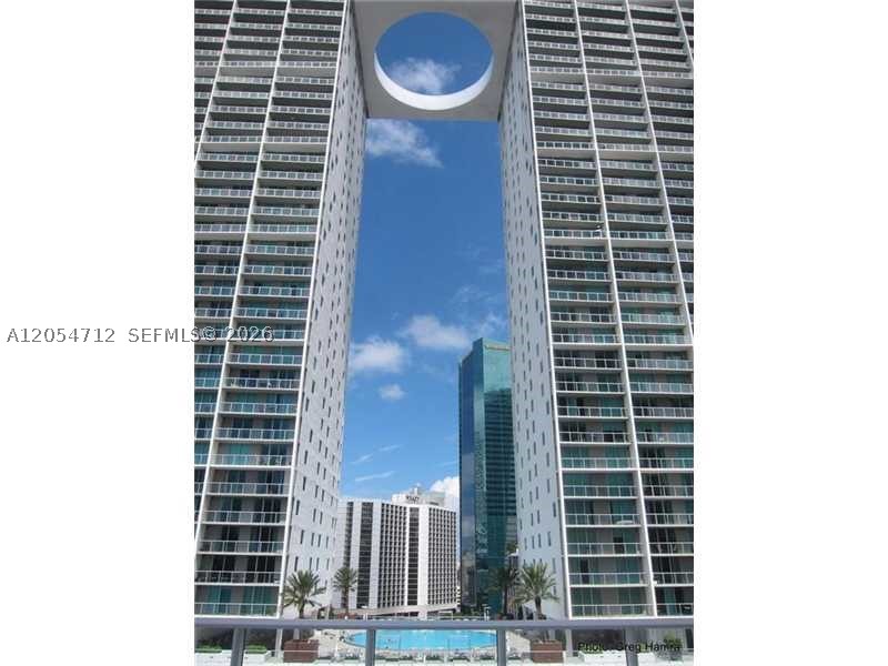 500 Brickell East Condo - Residential
