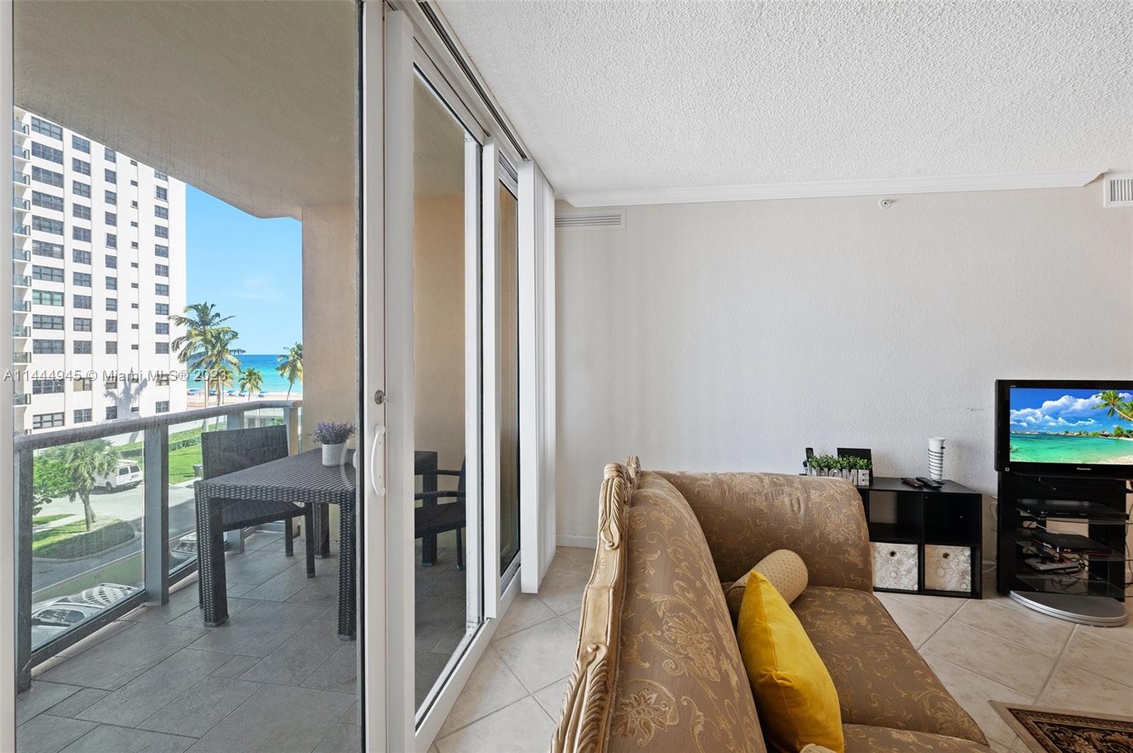 WAVE CONDO - Residential Lease