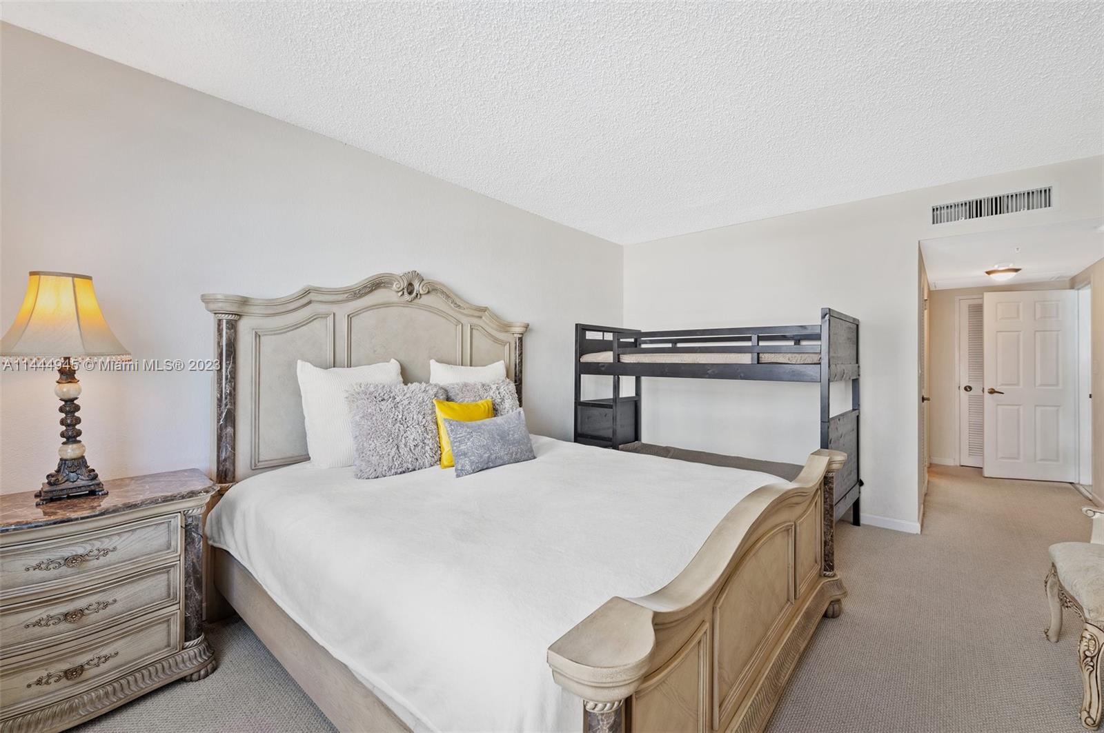 WAVE CONDO - Residential Lease