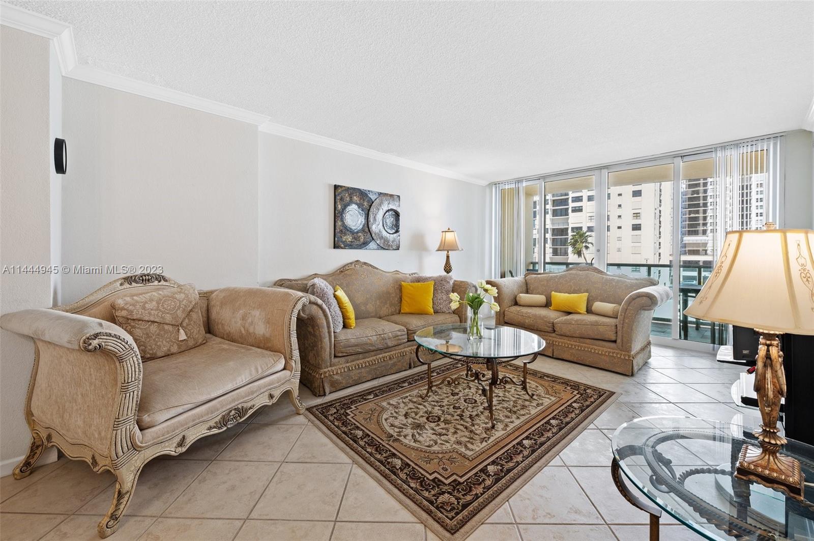 WAVE CONDO - Residential Lease