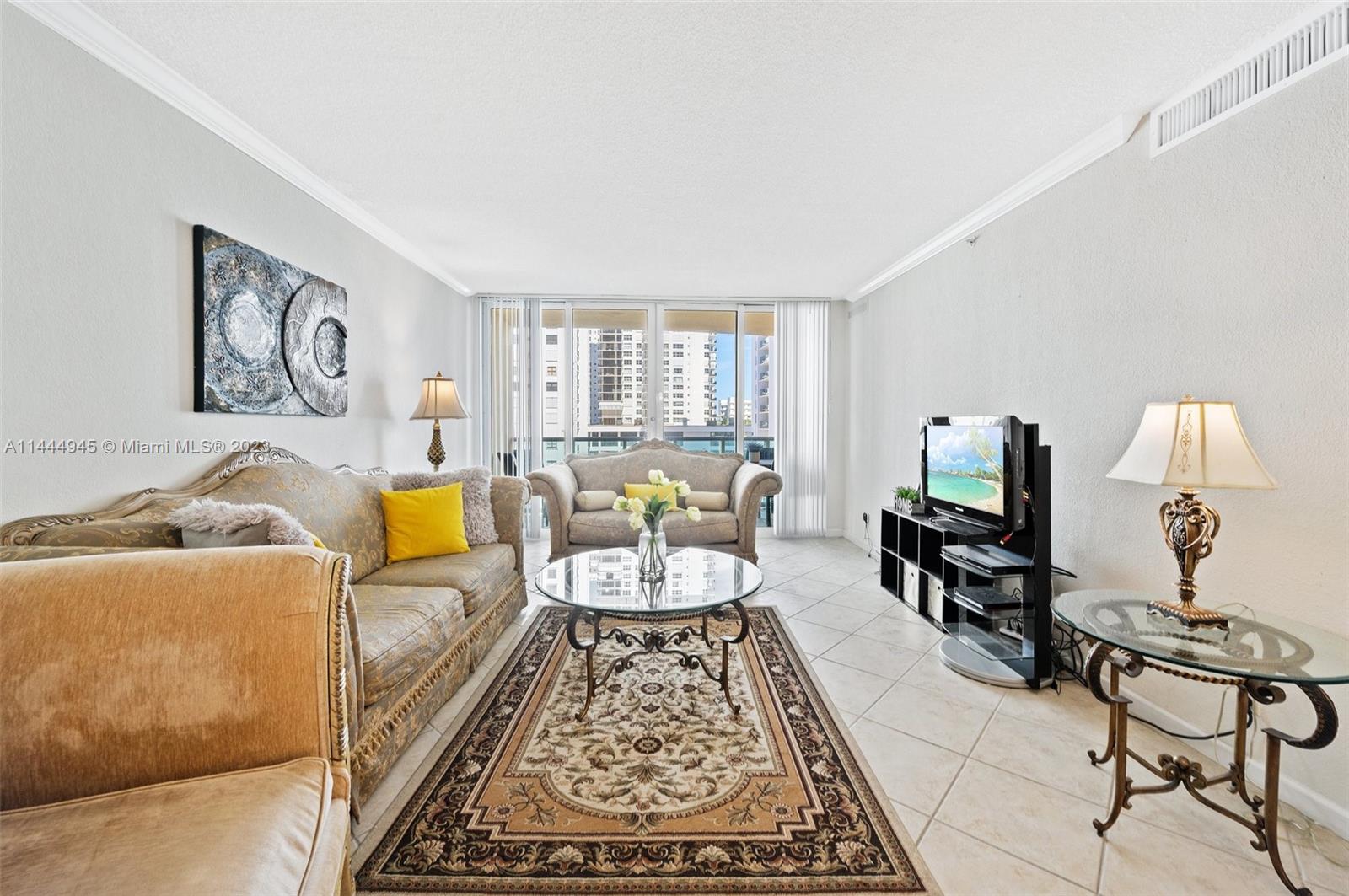 WAVE CONDO - Residential Lease