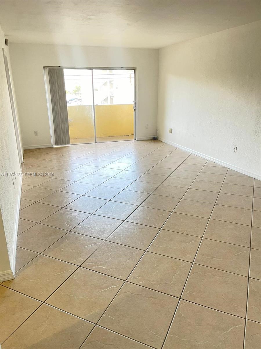 VILLAGE AT DADELAND CONDO - Residential