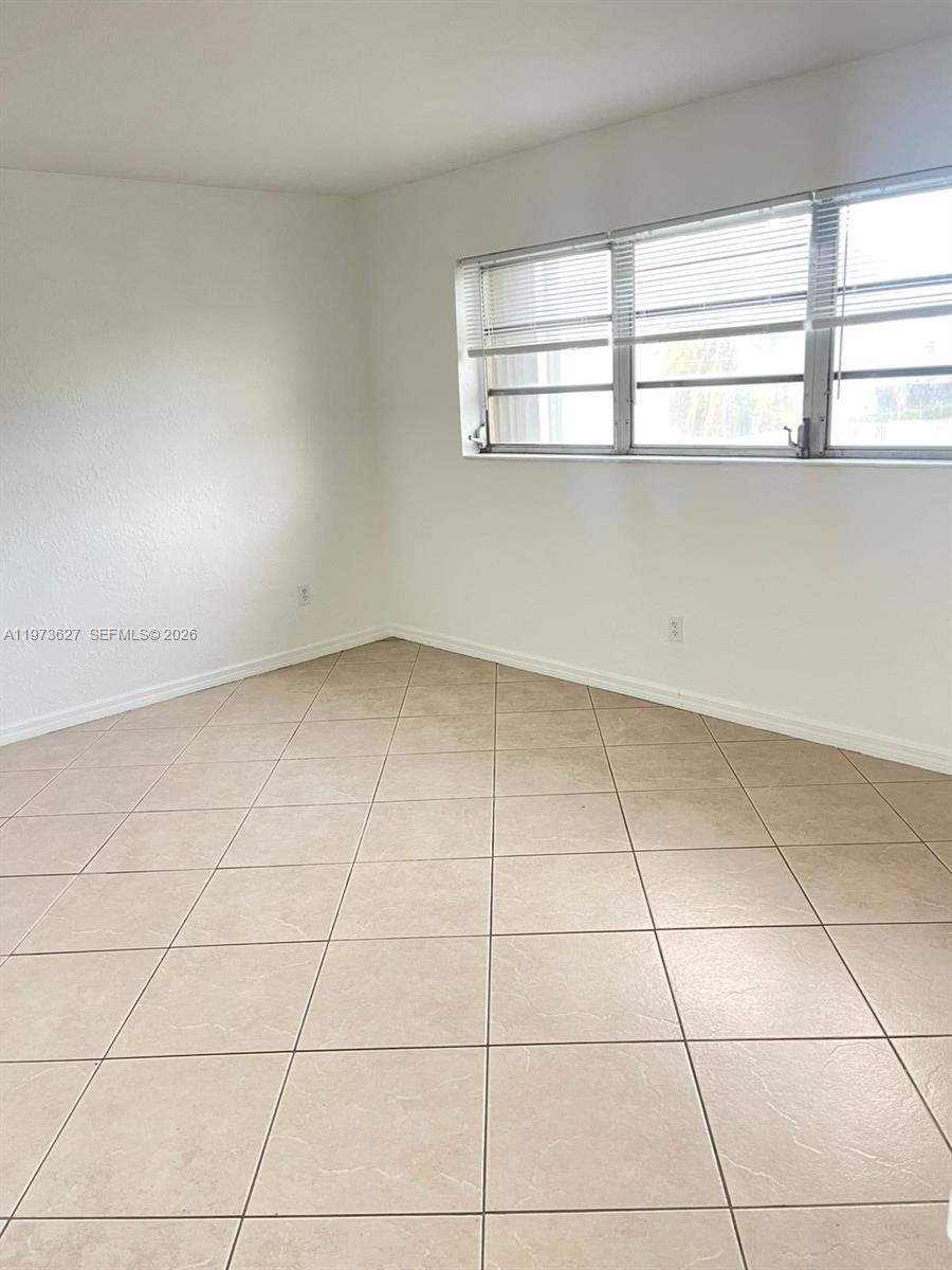 VILLAGE AT DADELAND CONDO - Residential