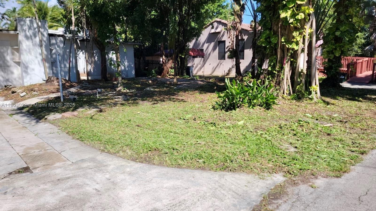 BISCAYNE PARK ESTATES - Residential