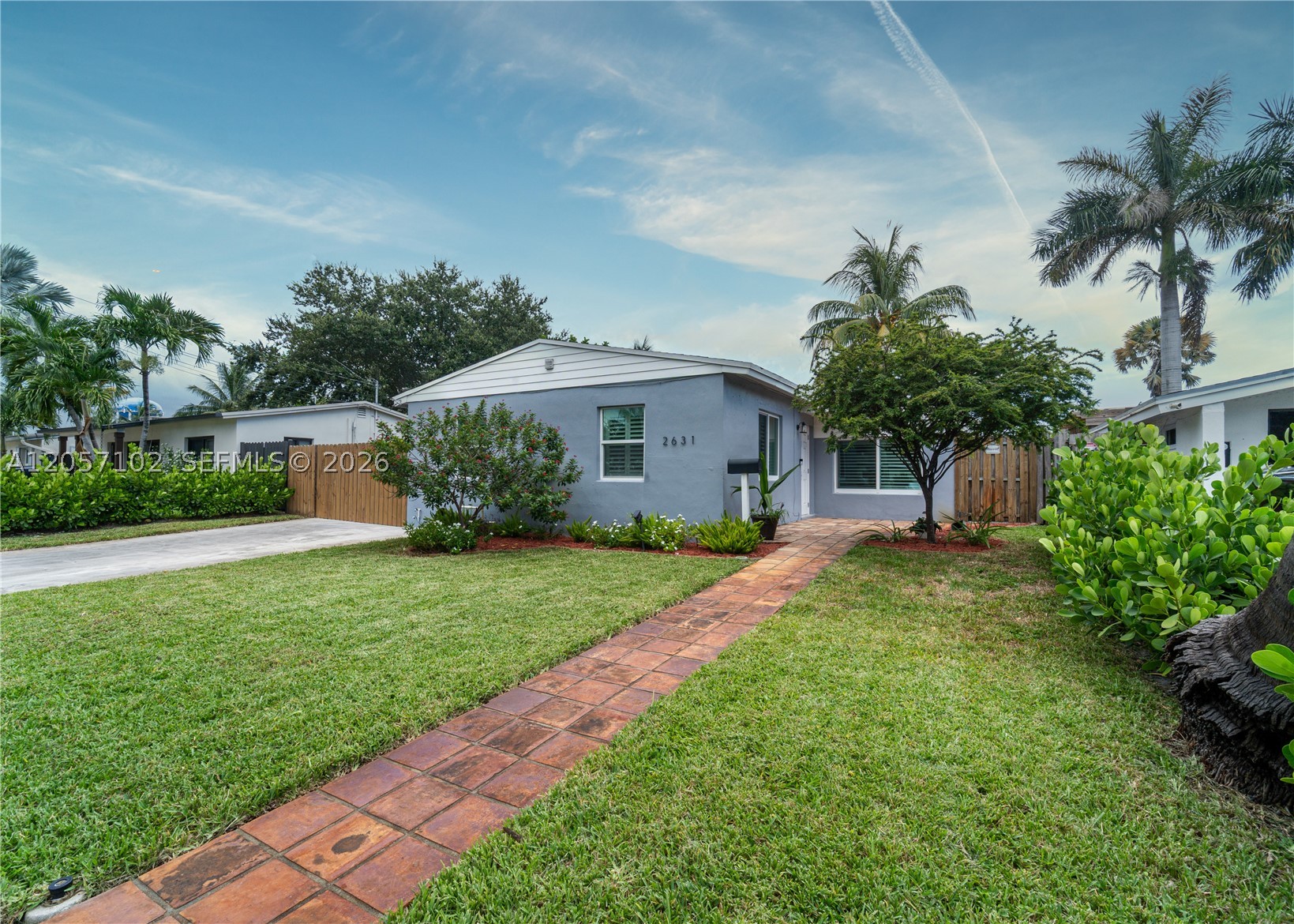LOOK HOMESITES - Residential
