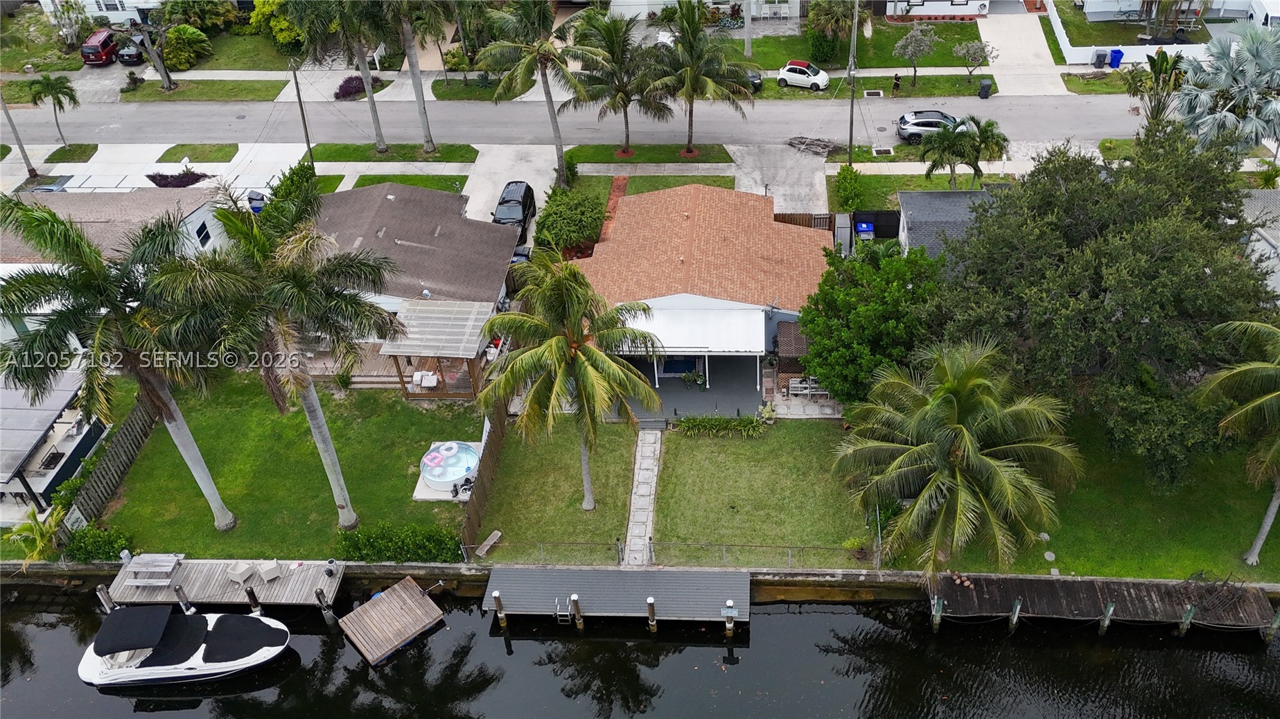 LOOK HOMESITES - Residential
