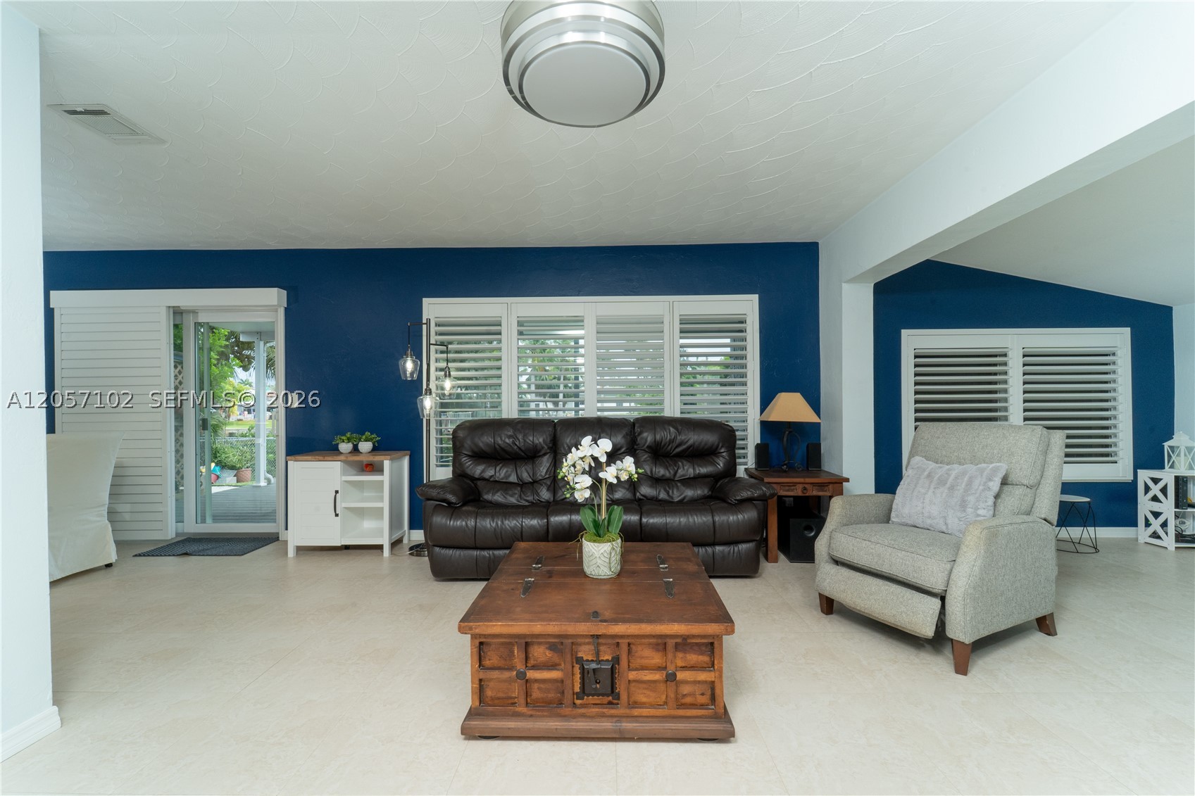 LOOK HOMESITES - Residential