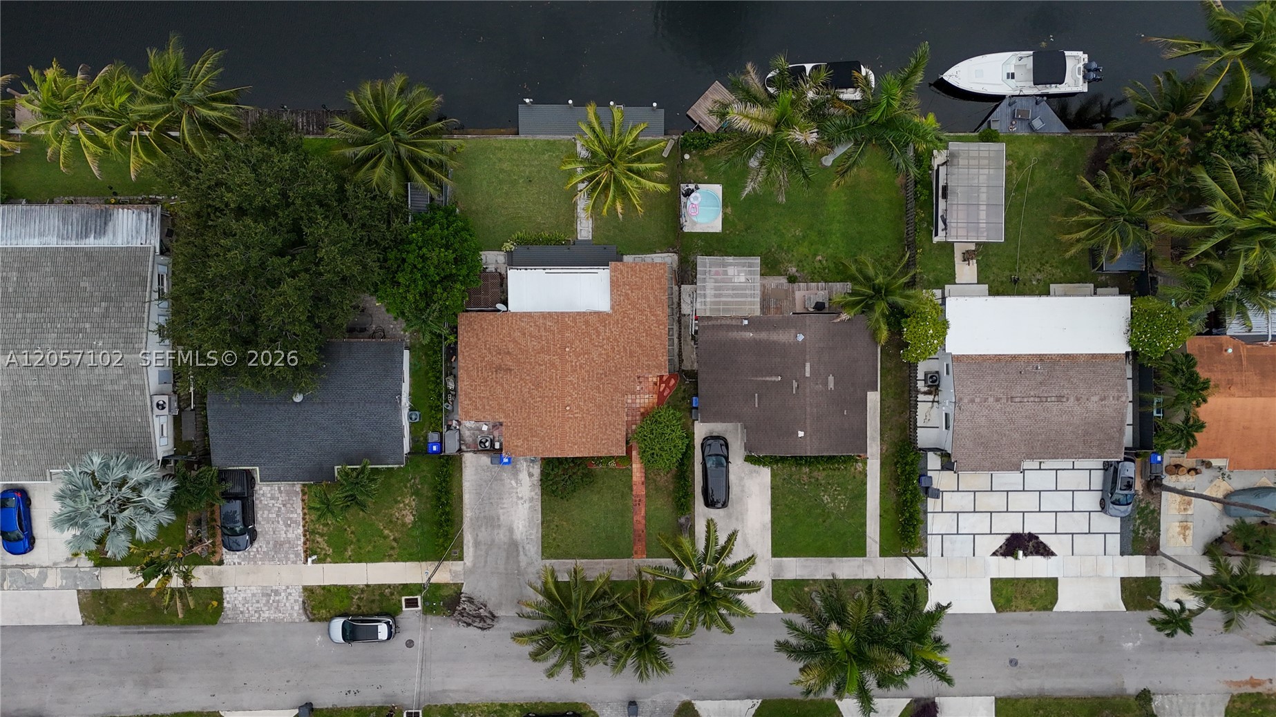 LOOK HOMESITES - Residential
