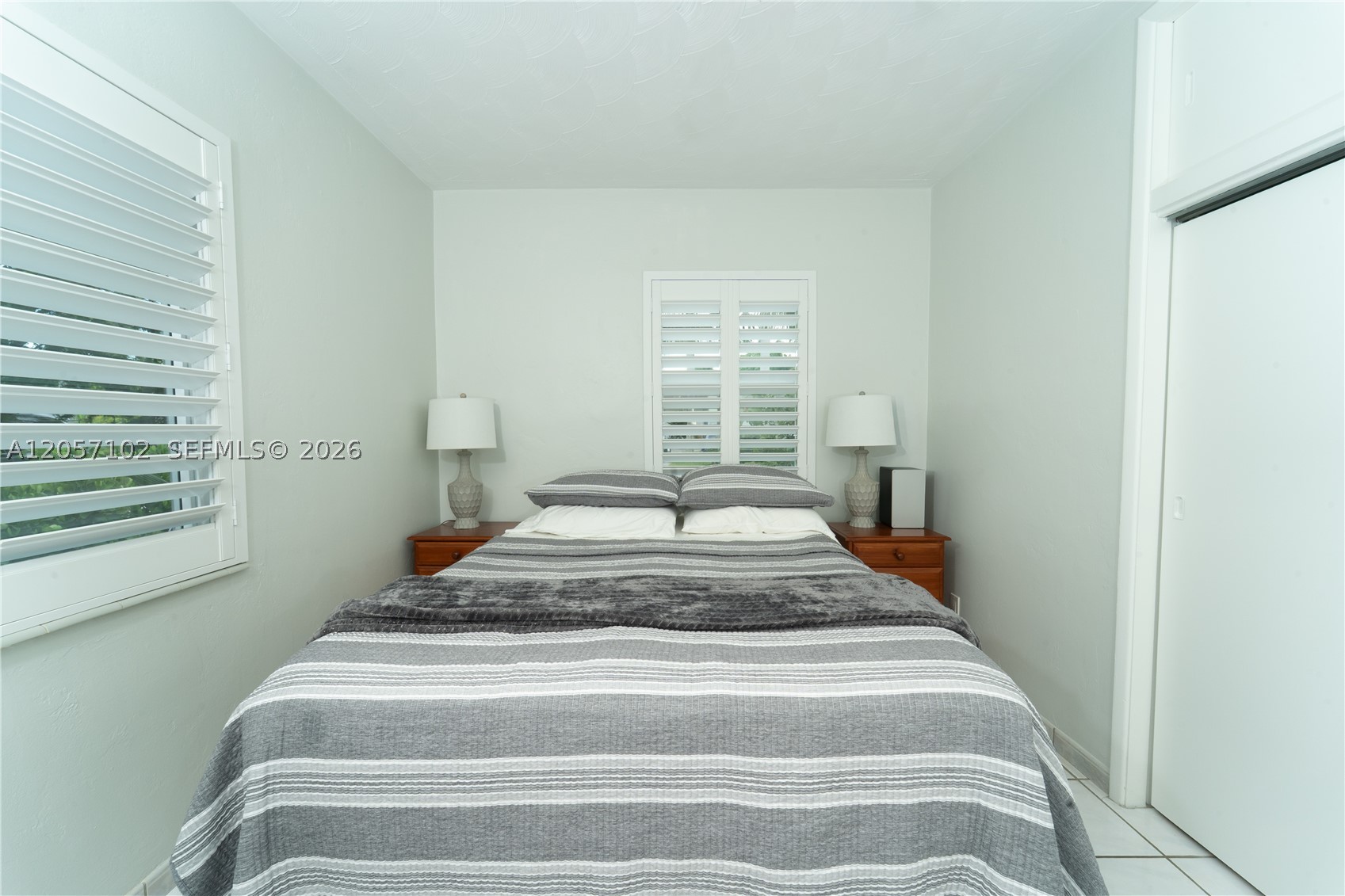 LOOK HOMESITES - Residential