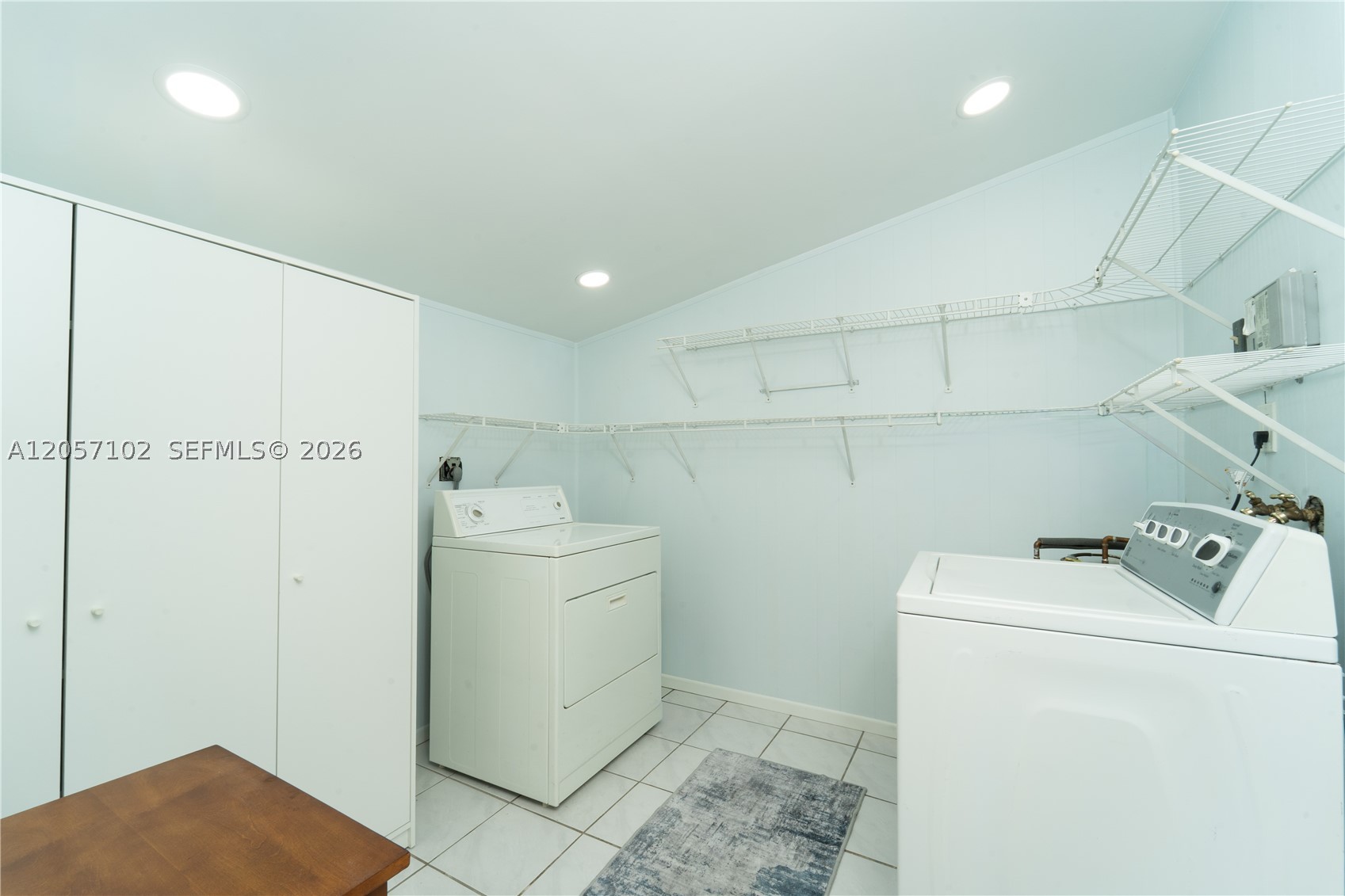 LOOK HOMESITES - Residential