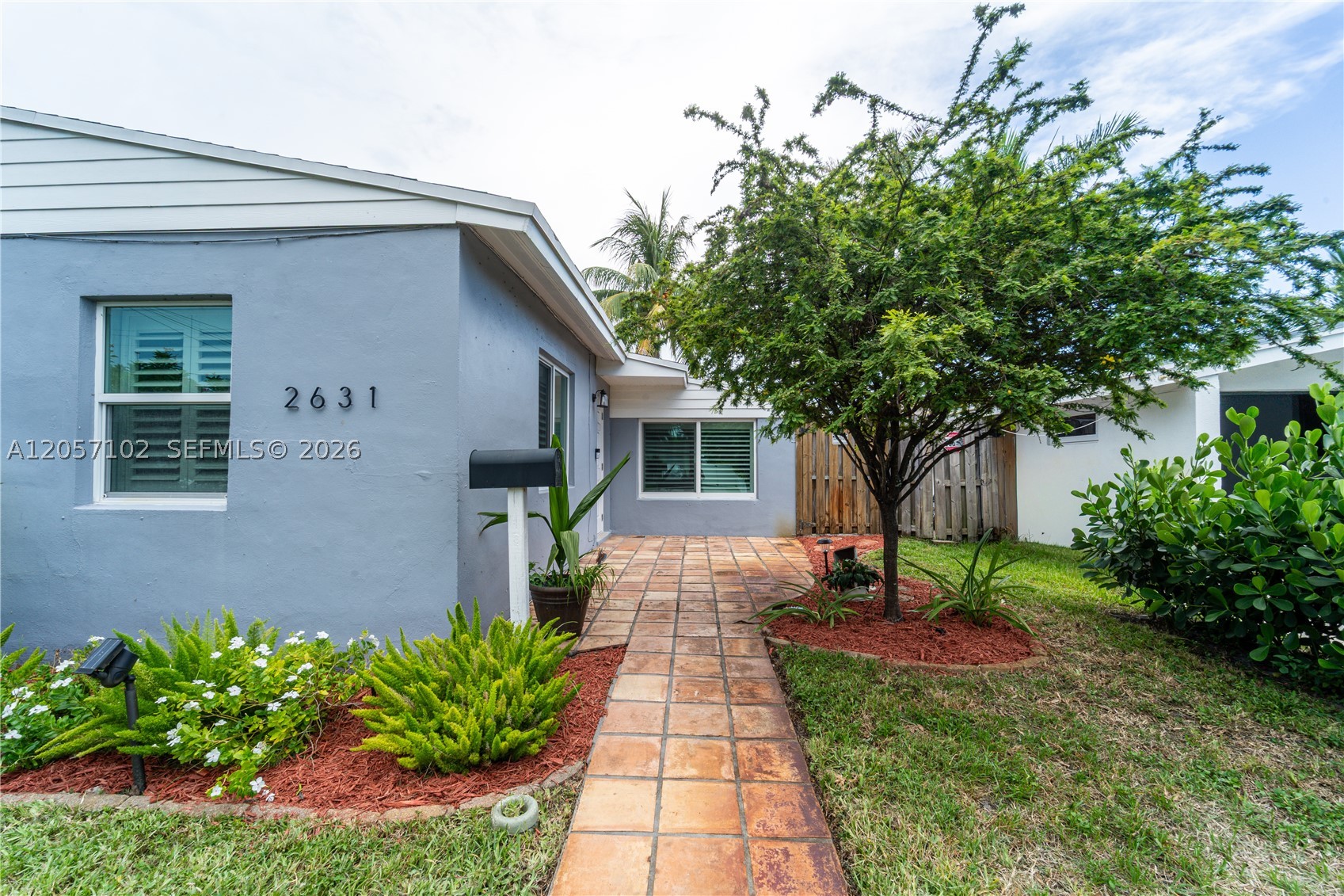 LOOK HOMESITES - Residential
