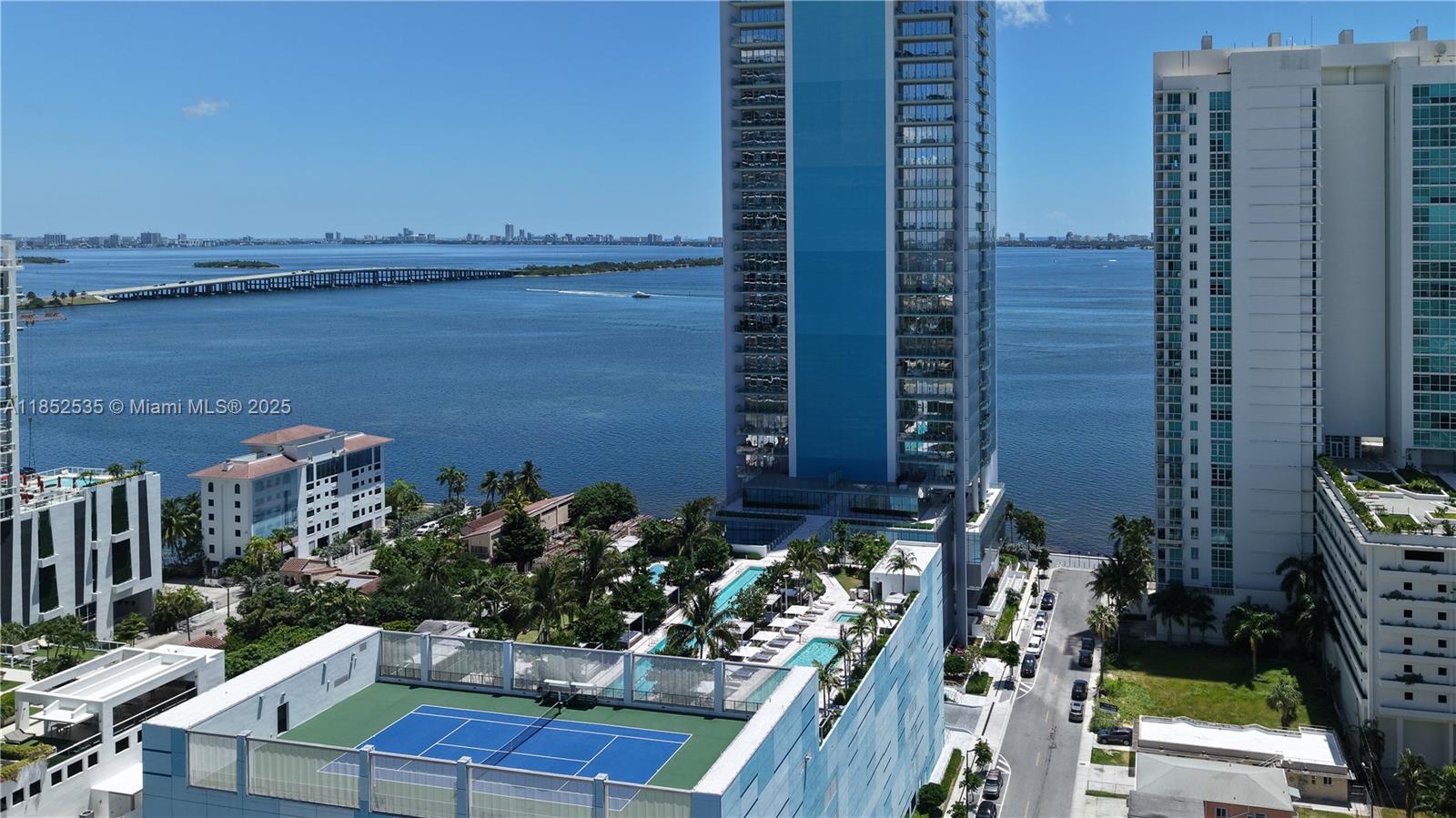 ESCOTTONIA PARK - Residential