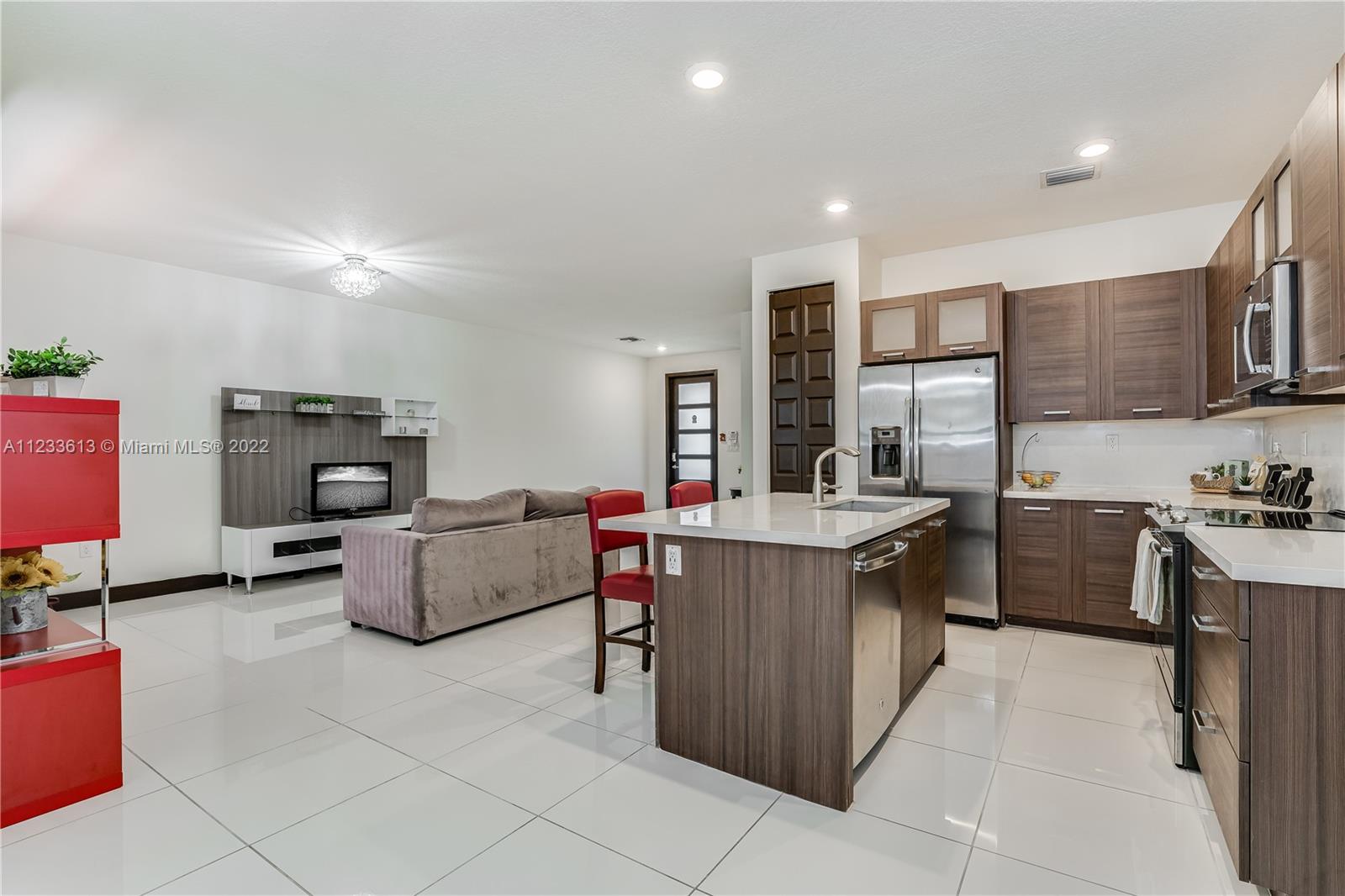 DUNNWOODY LAKE - Residential