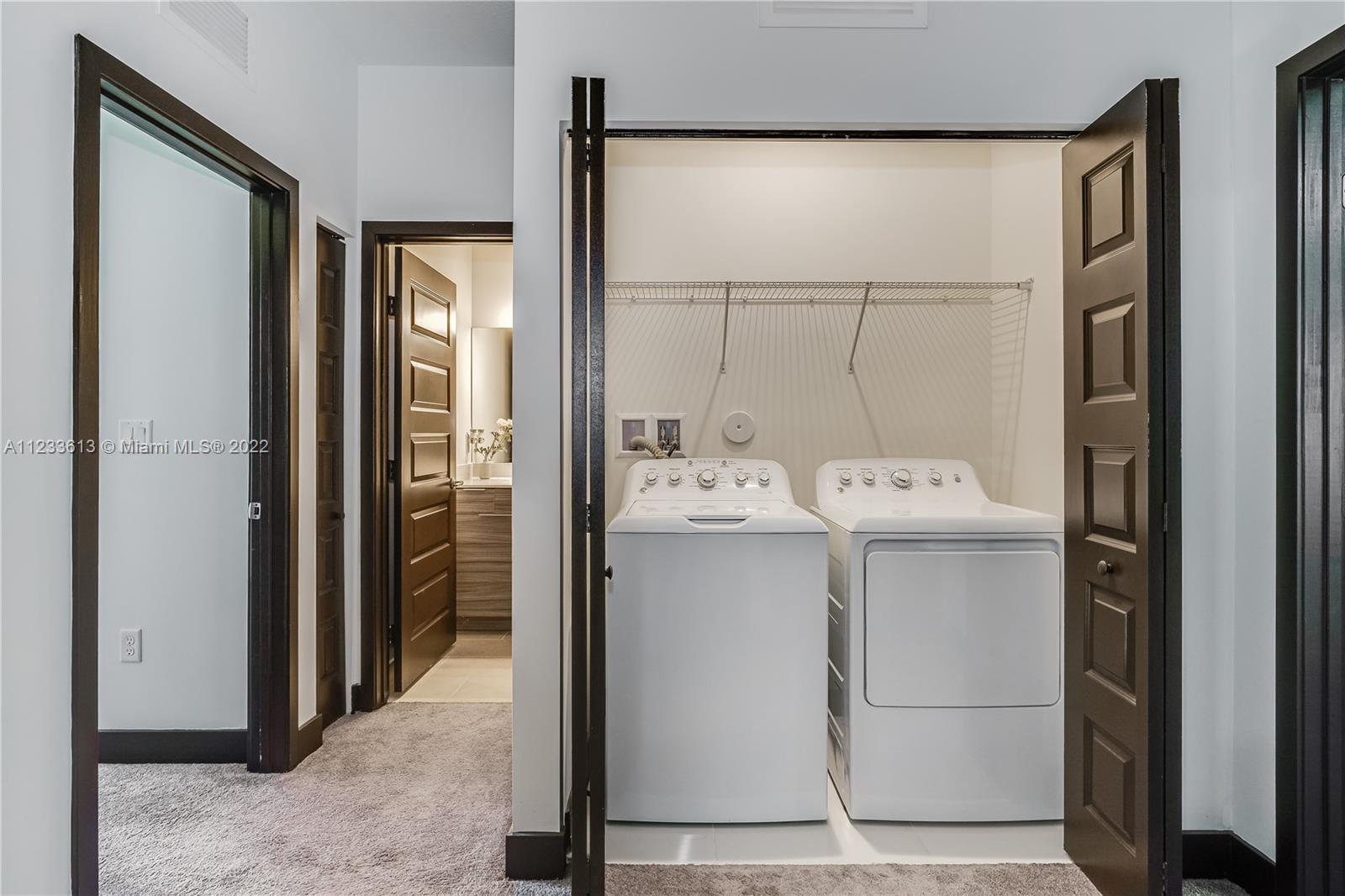 DUNNWOODY LAKE - Residential