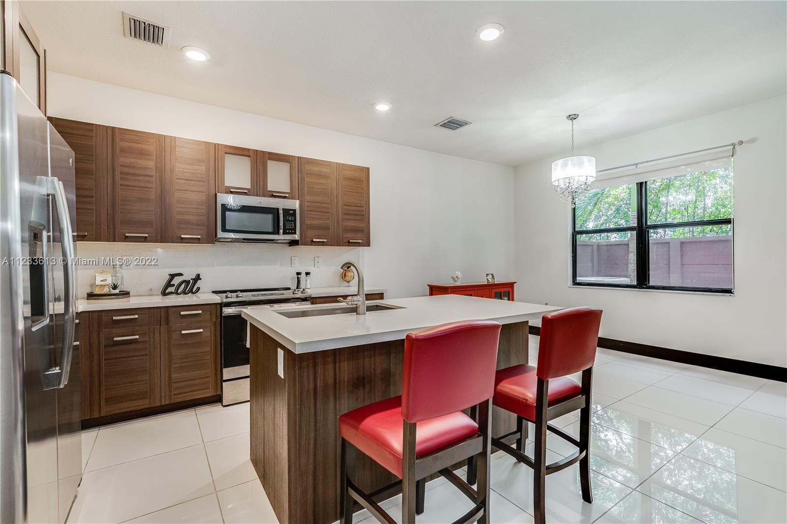 DUNNWOODY LAKE - Residential