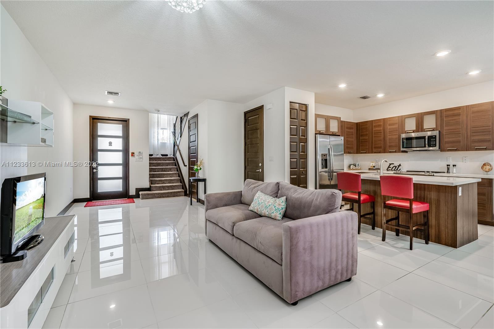DUNNWOODY LAKE - Residential