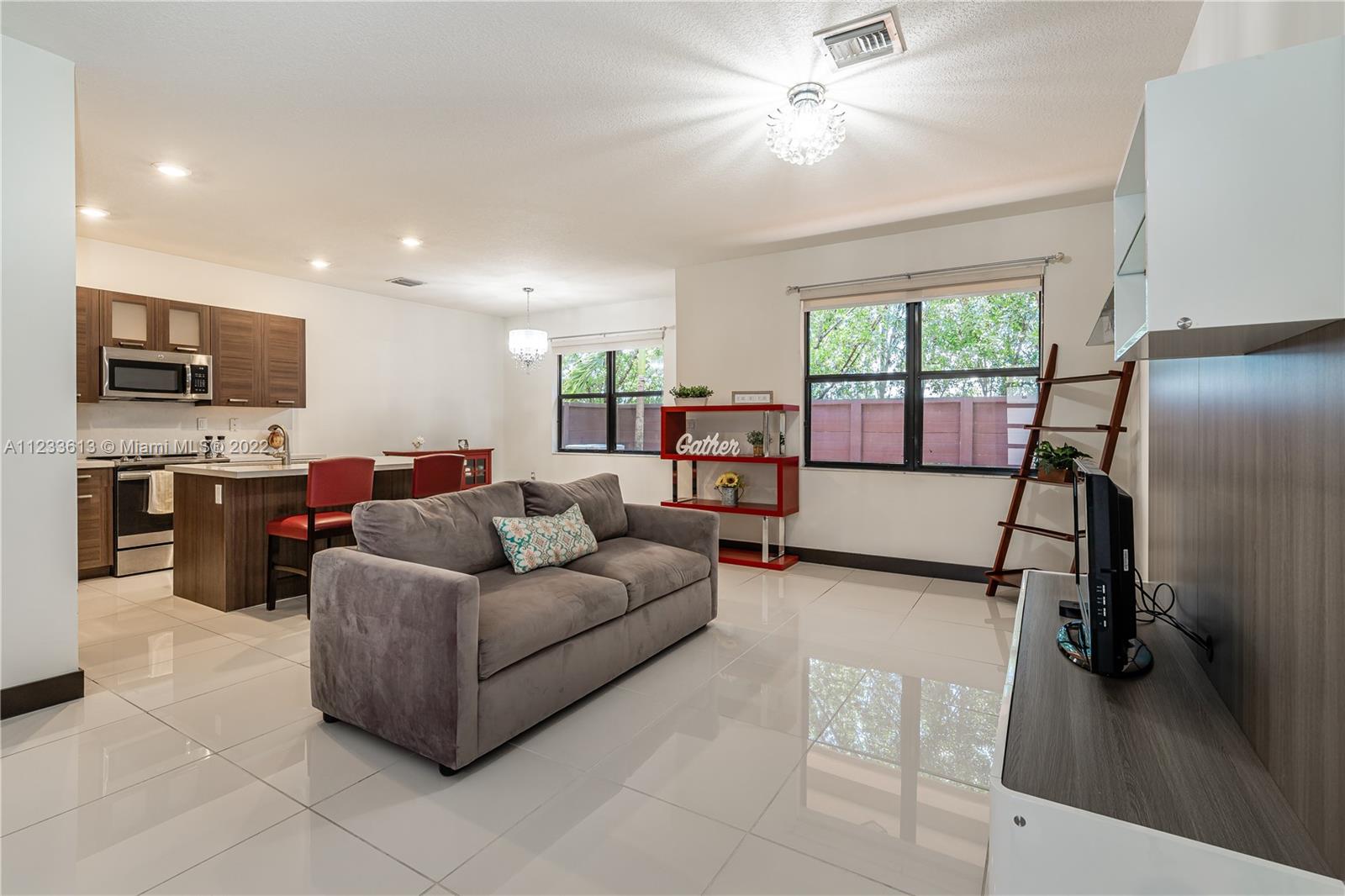 DUNNWOODY LAKE - Residential