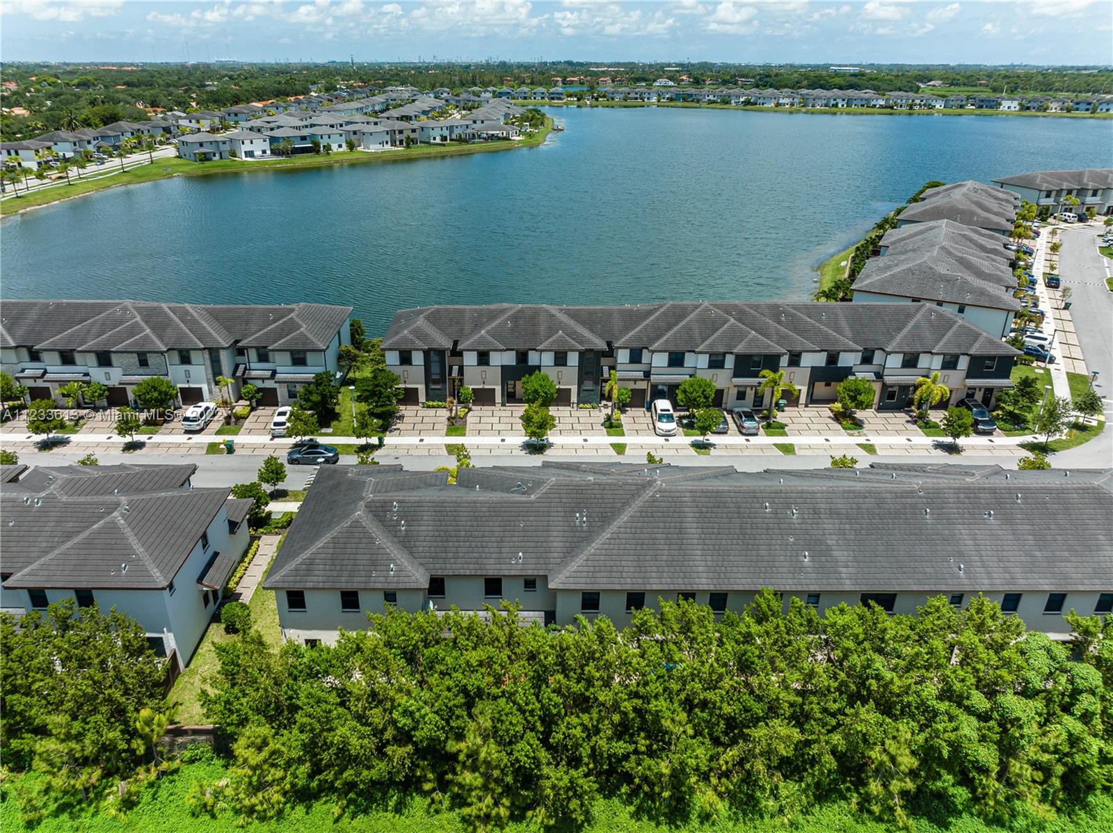 DUNNWOODY LAKE - Residential
