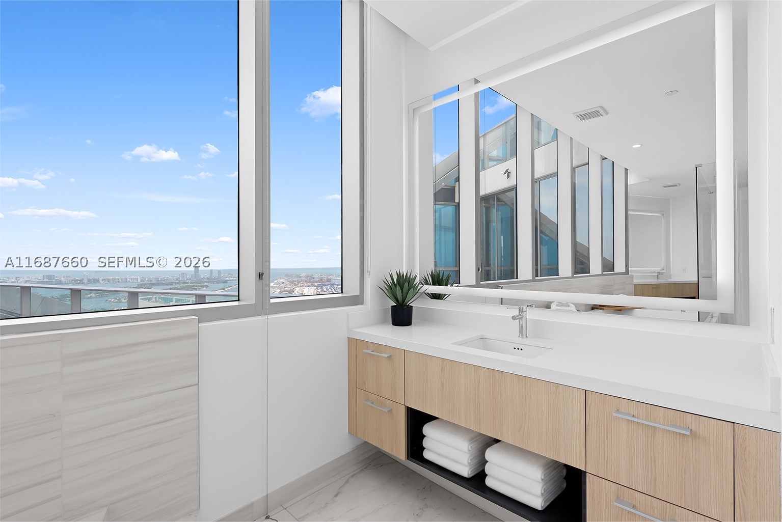 PARAMOUNT MIAMI WORLDCENT - Residential