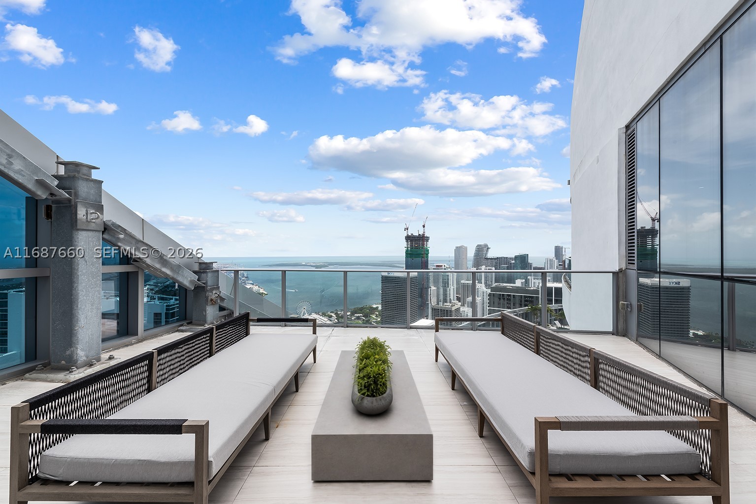 PARAMOUNT MIAMI WORLDCENT - Residential