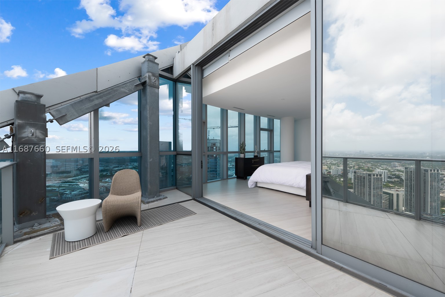 PARAMOUNT MIAMI WORLDCENT - Residential