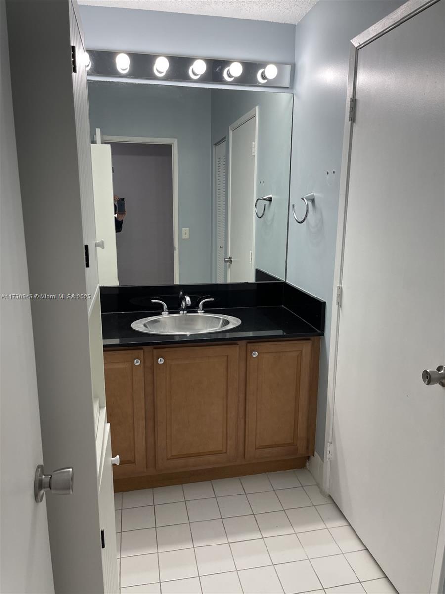 COURTYARDS AT DAVIE CONDO - Residential Lease