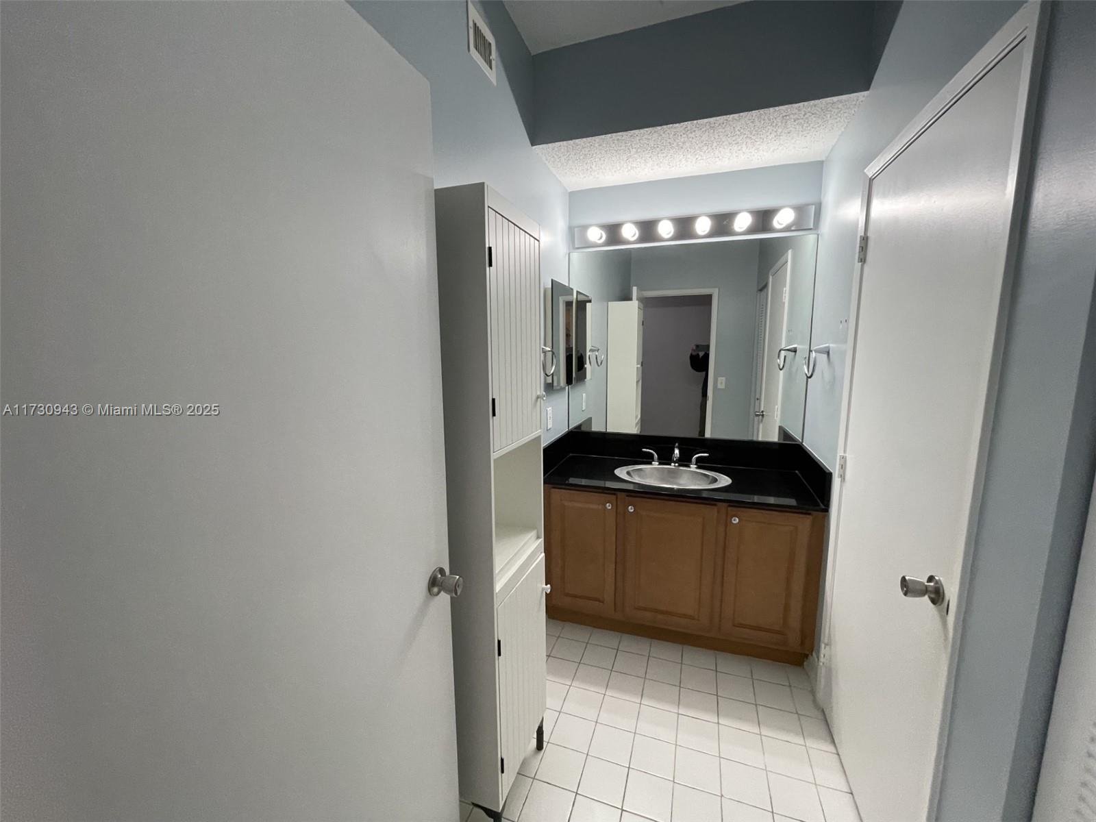 COURTYARDS AT DAVIE CONDO - Residential Lease