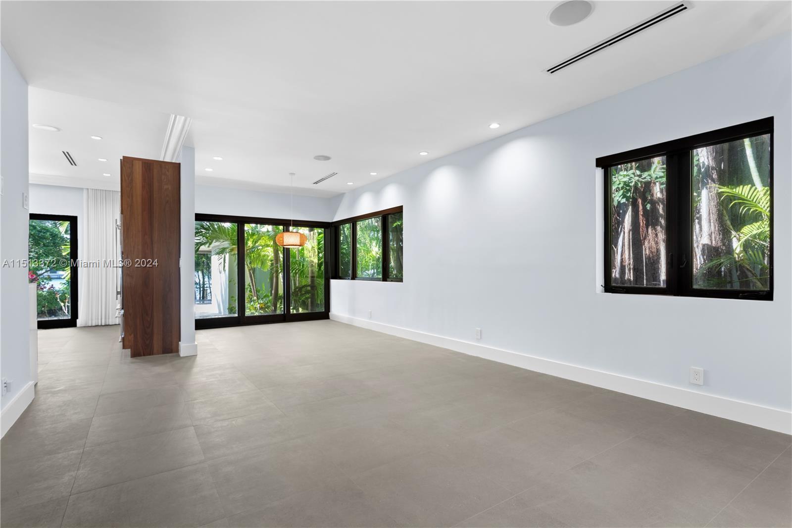 SAN MARINO ISLAND - Residential