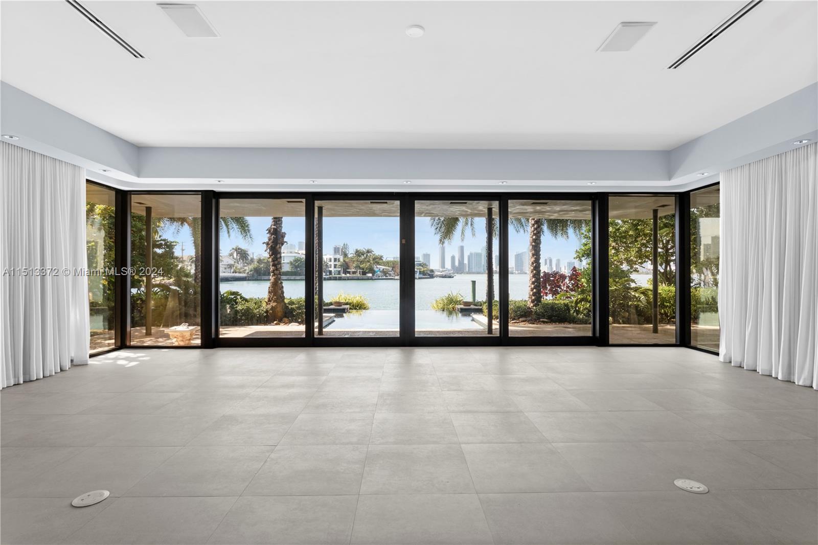 SAN MARINO ISLAND - Residential