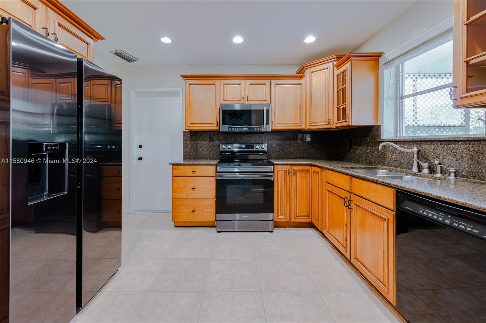 PONCE DE LEON - Residential