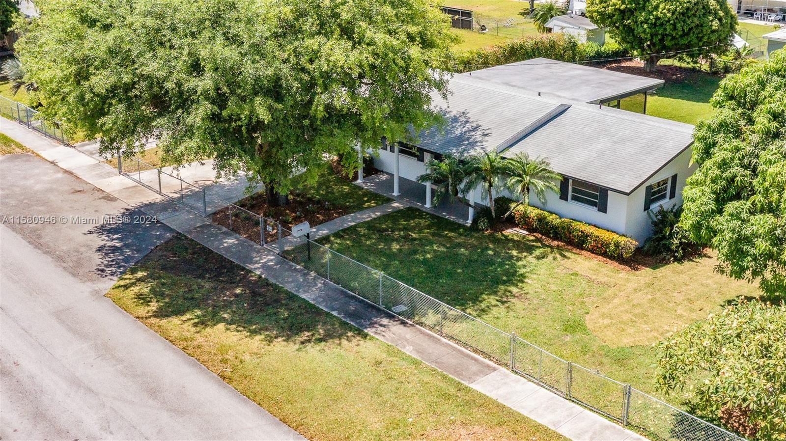 PONCE DE LEON - Residential